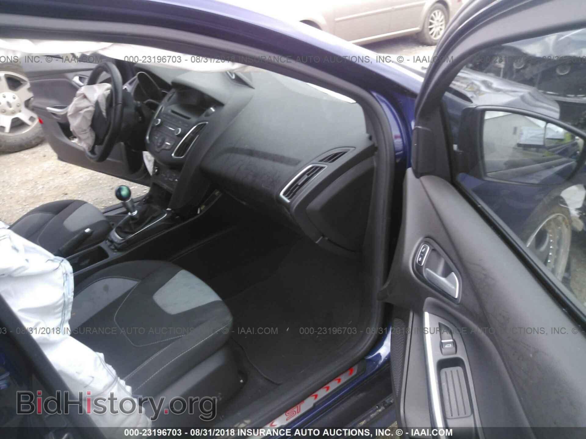 2016 Ford Focus - VIN: 1FADP3L94GL250462 - Фото 5