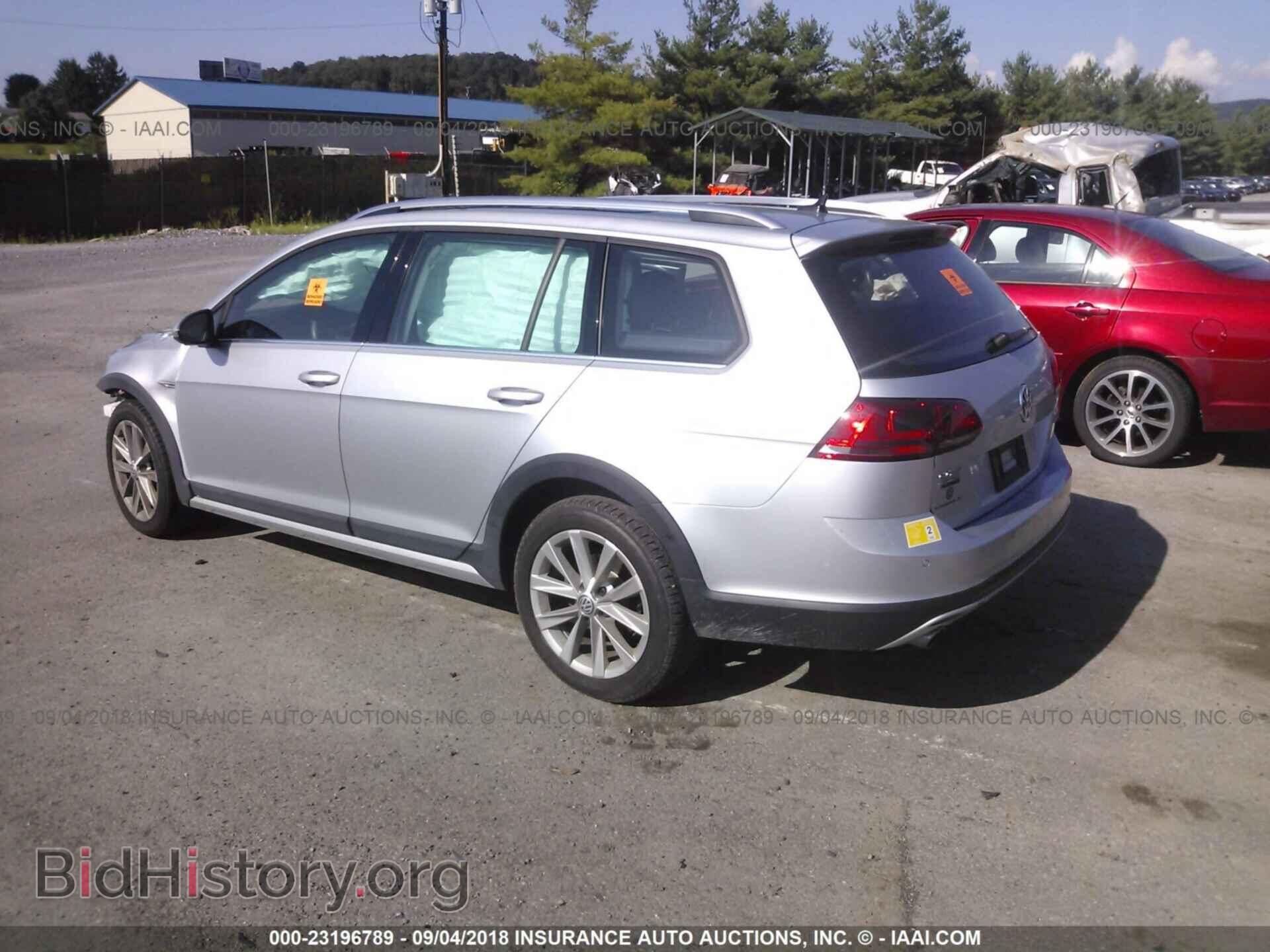 2017 Volkswagen Golf - VIN: 3VWH17AU1HM530316 - Фото 3