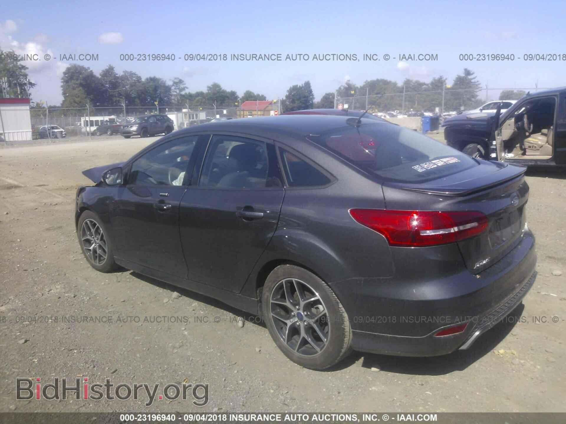 2016 Ford Focus - VIN: 1FADP3F28GL226969 - Photo 3