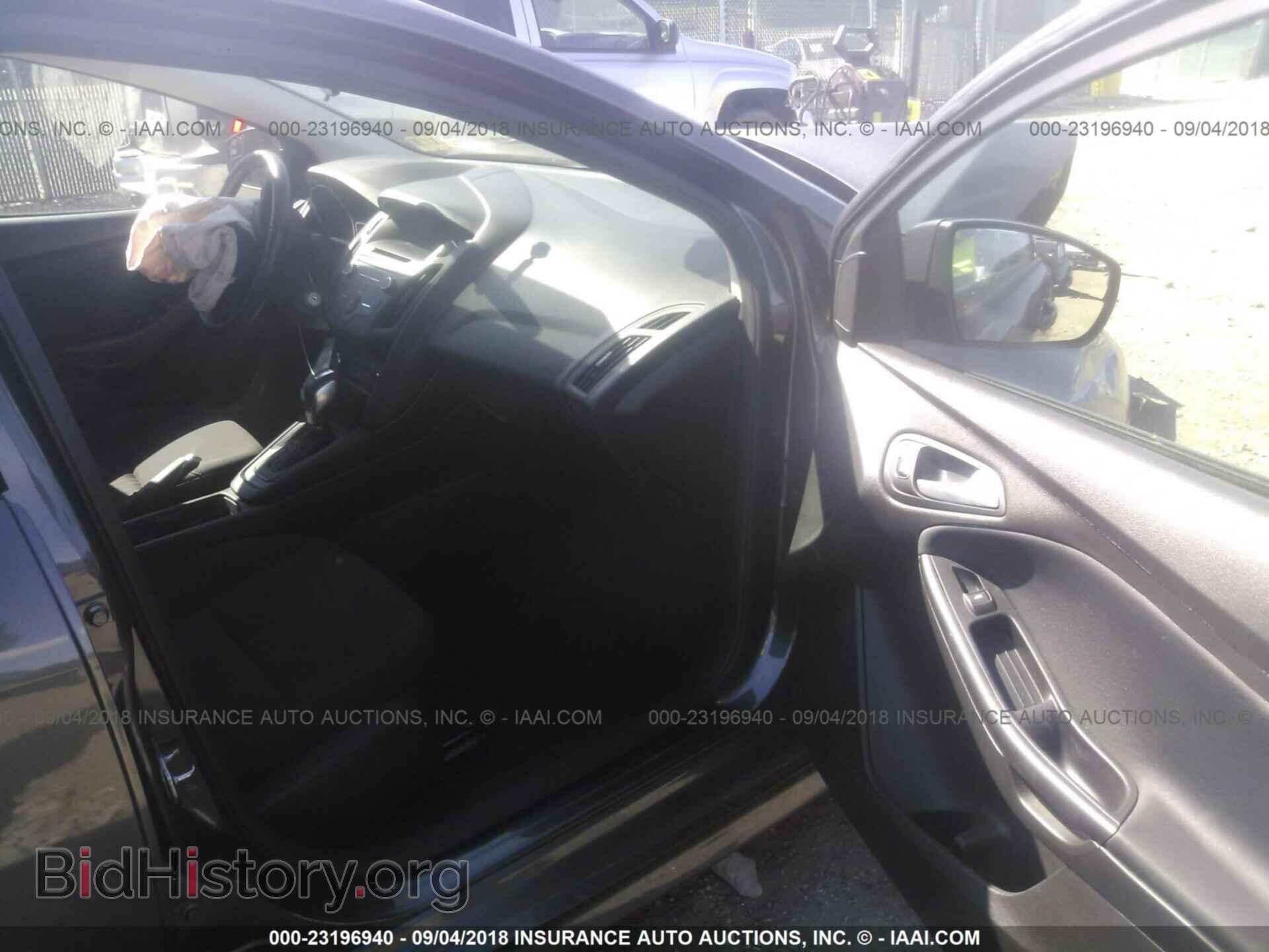 2016 Ford Focus - VIN: 1FADP3F28GL226969 - Photo 5