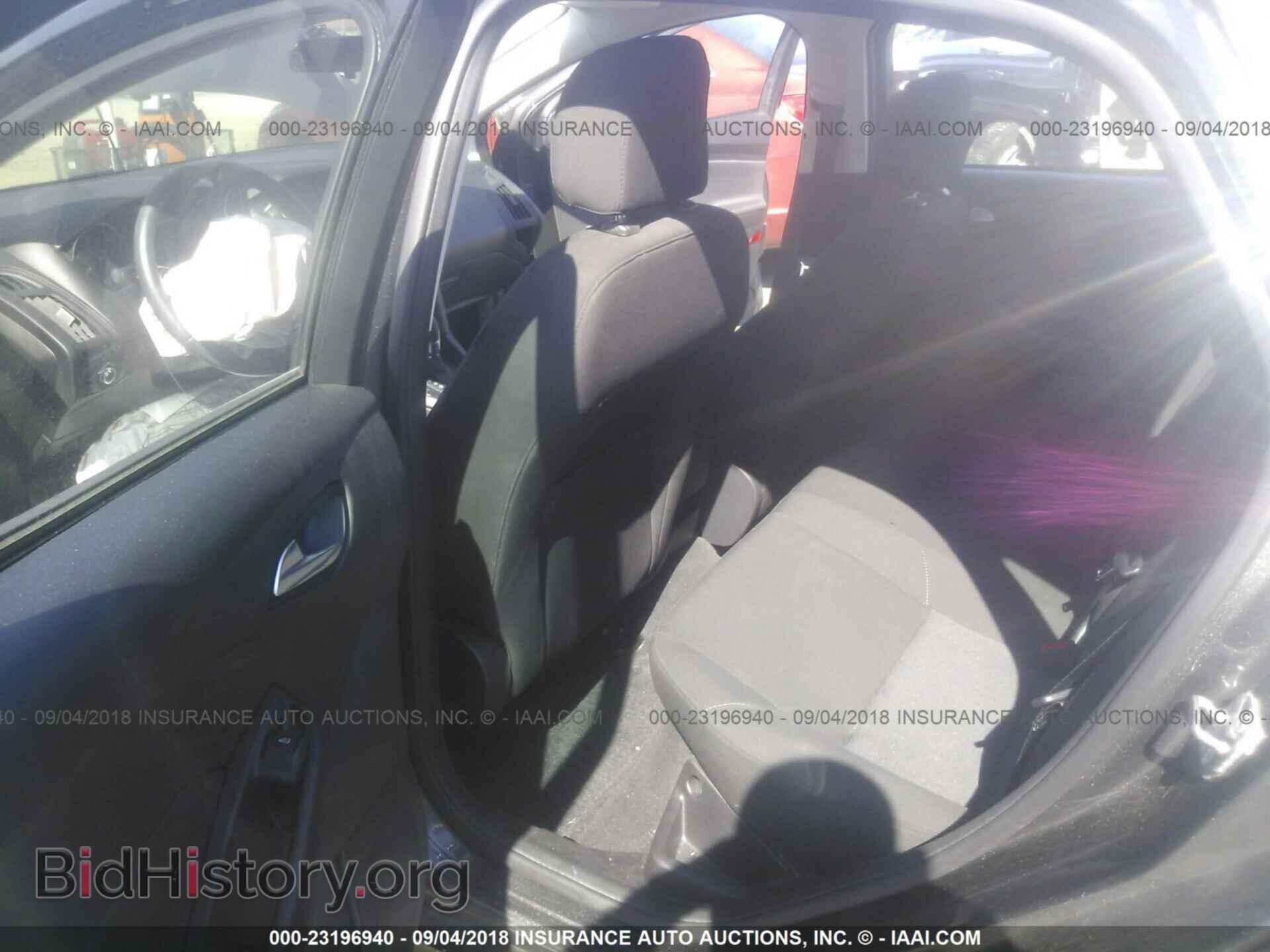 2016 Ford Focus - VIN: 1FADP3F28GL226969 - Photo 8