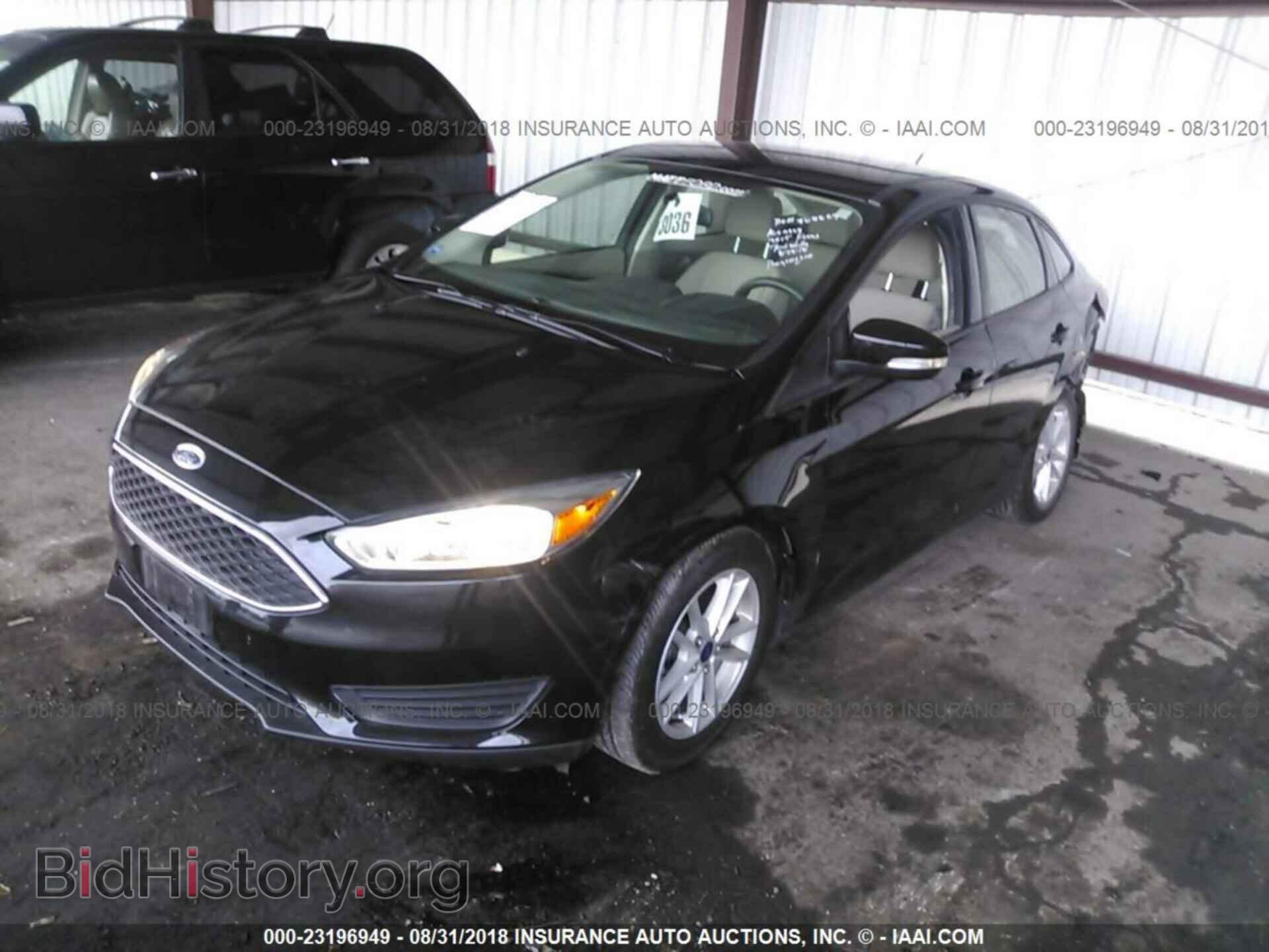 2015 Ford Focus - VIN: 1FADP3F20FL275033 - Photo 2