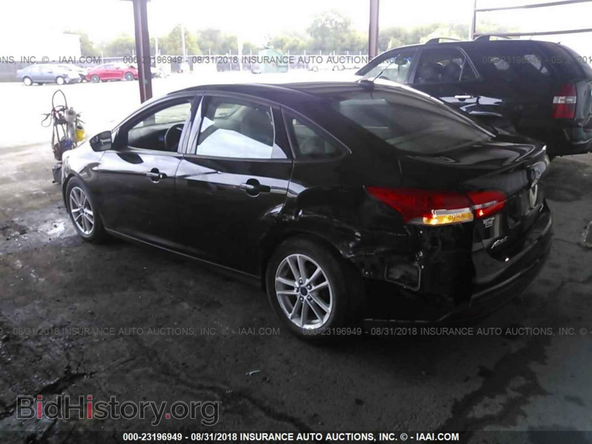 2015 Ford Focus - VIN: 1FADP3F20FL275033 - Photo 3