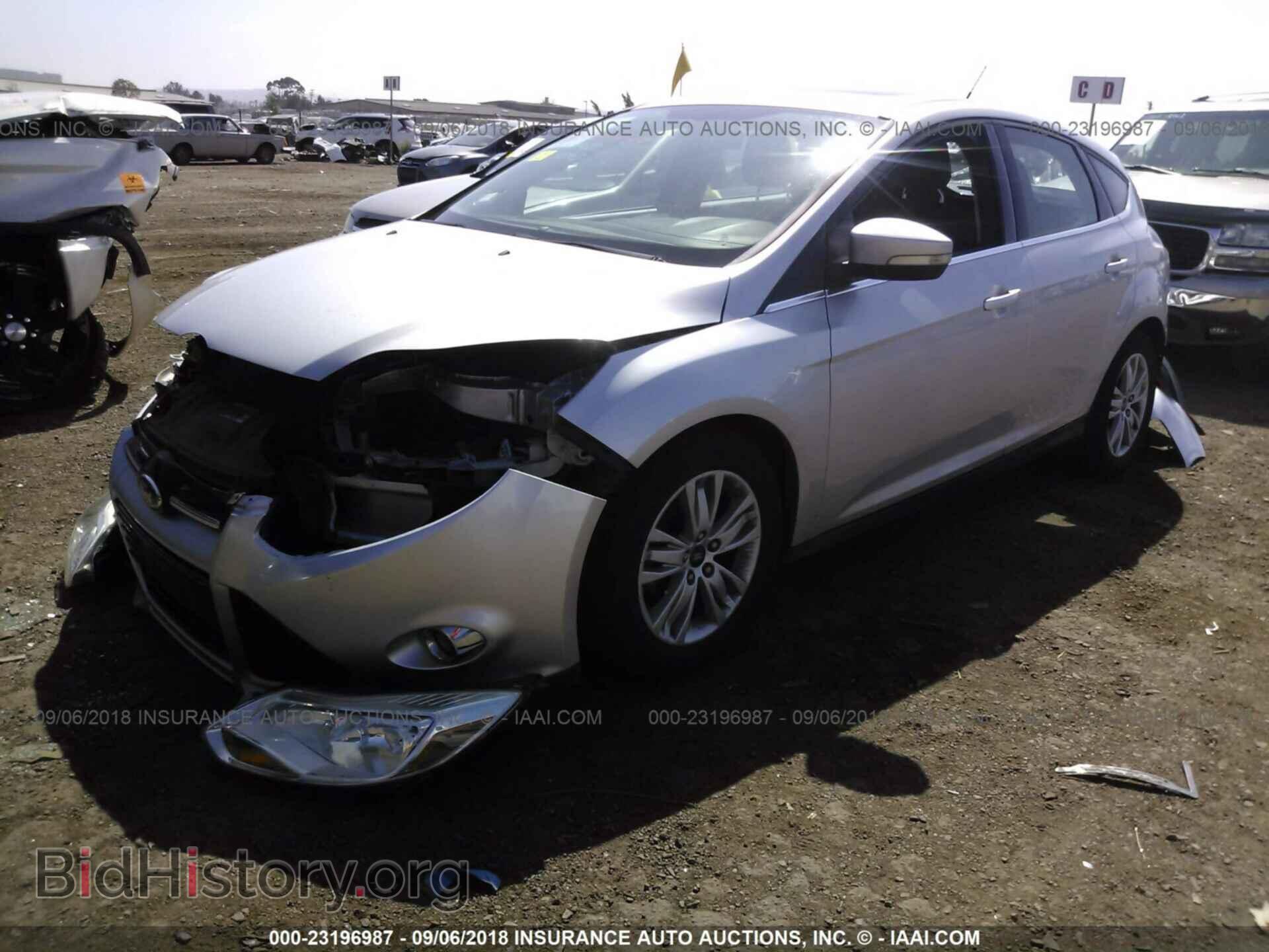 2012 Ford Focus - VIN: 1FAHP3M25CL325036 - Фото 2