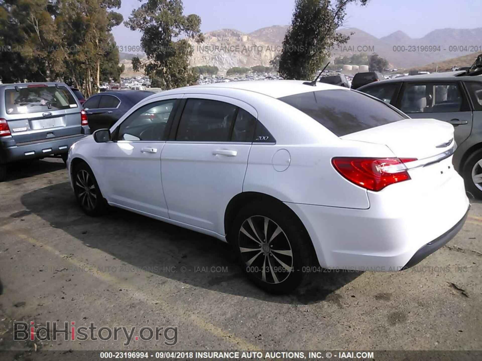 2013 Chrysler 200 - VIN: 1C3CCBBB6DN512972 - Photo 3