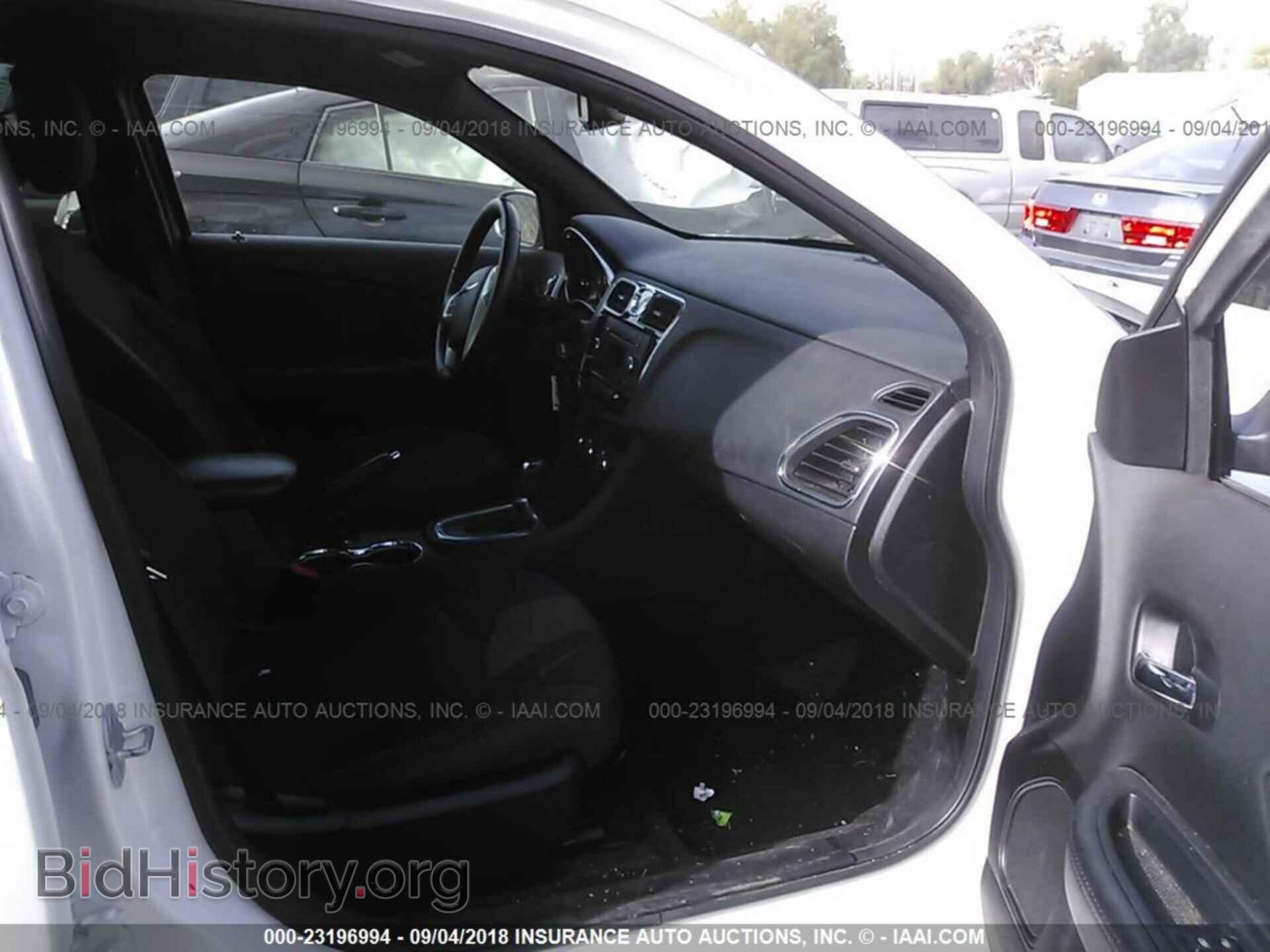 2013 Chrysler 200 - VIN: 1C3CCBBB6DN512972 - Photo 5