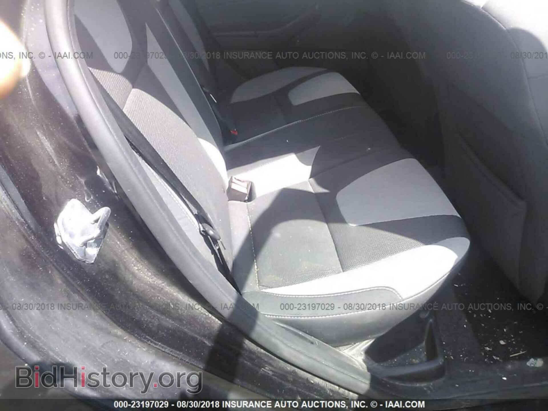 2012 Ford Focus - VIN: 1FAHP3K22CL464060 - Photo 8