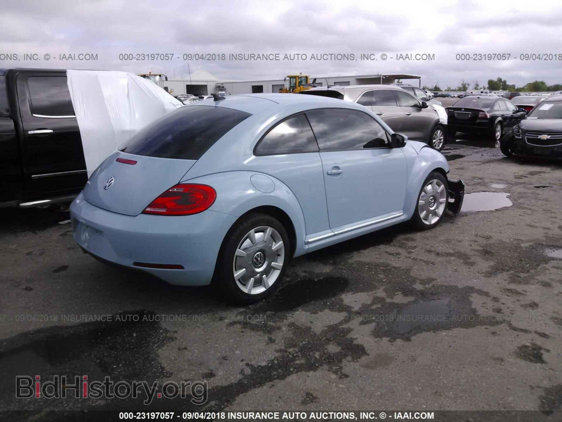 2012 Volkswagen Beetle - VIN: 3VWJP7AT2CM604469 - Фото 4