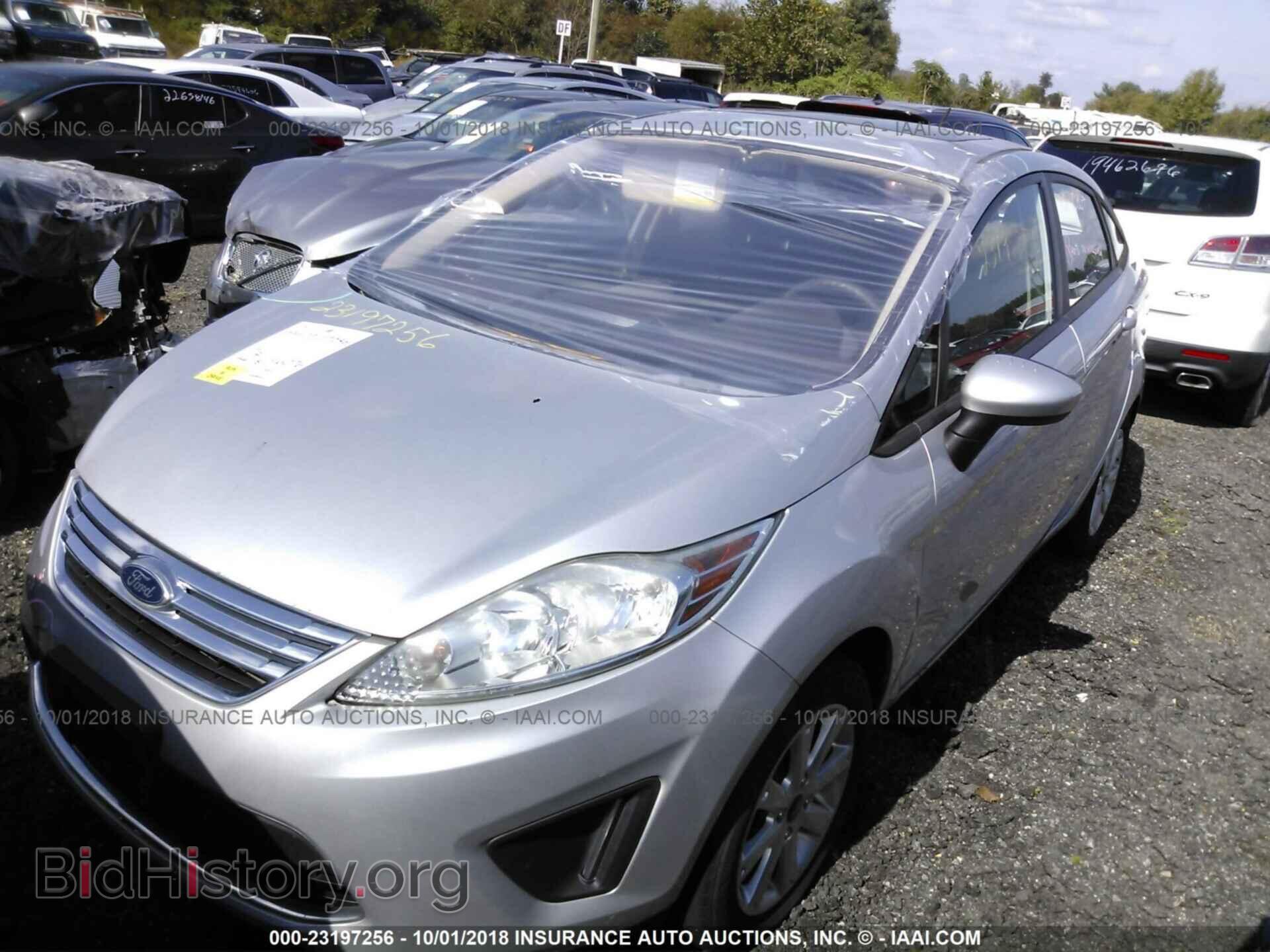2012 Ford Fiesta - VIN: 3FADP4BJ3CM215535 - Фото 2