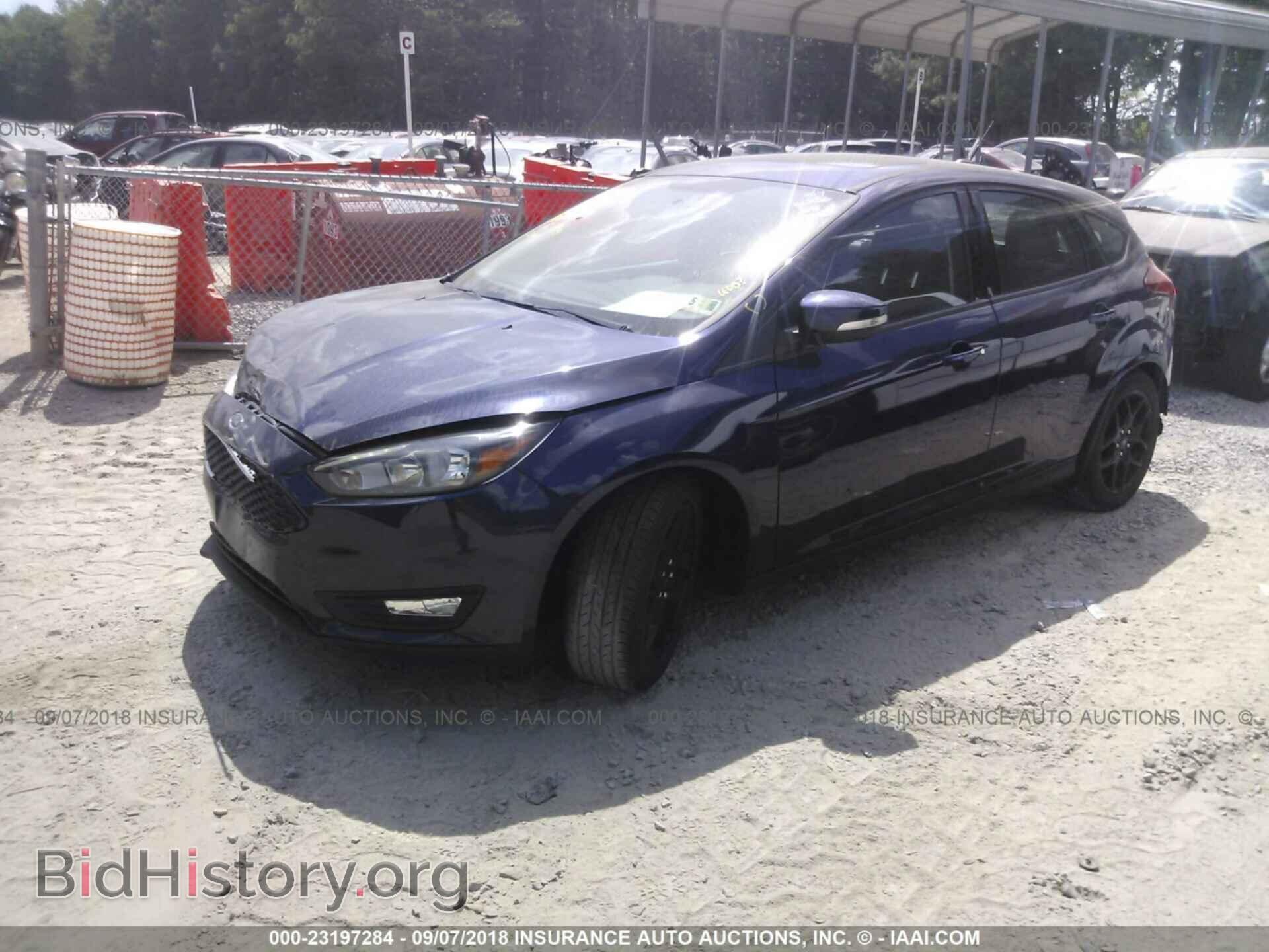 2016 Ford Focus - VIN: 1FADP3K20GL343144 - Photo 2