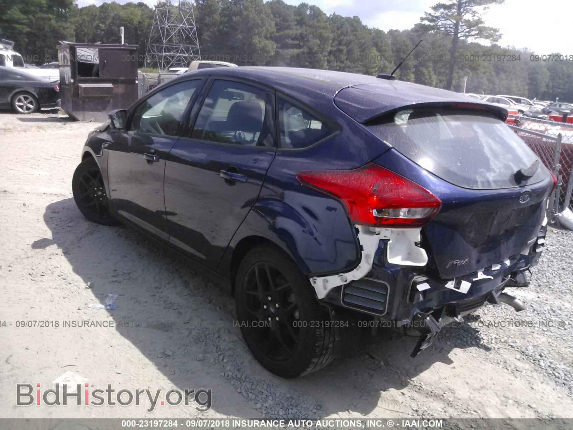 2016 Ford Focus - VIN: 1FADP3K20GL343144 - Photo 3
