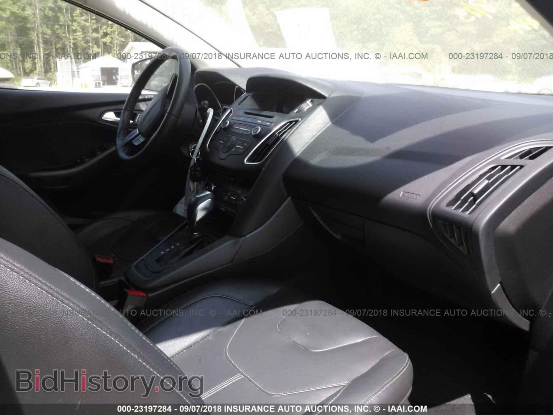 2016 Ford Focus - VIN: 1FADP3K20GL343144 - Photo 5
