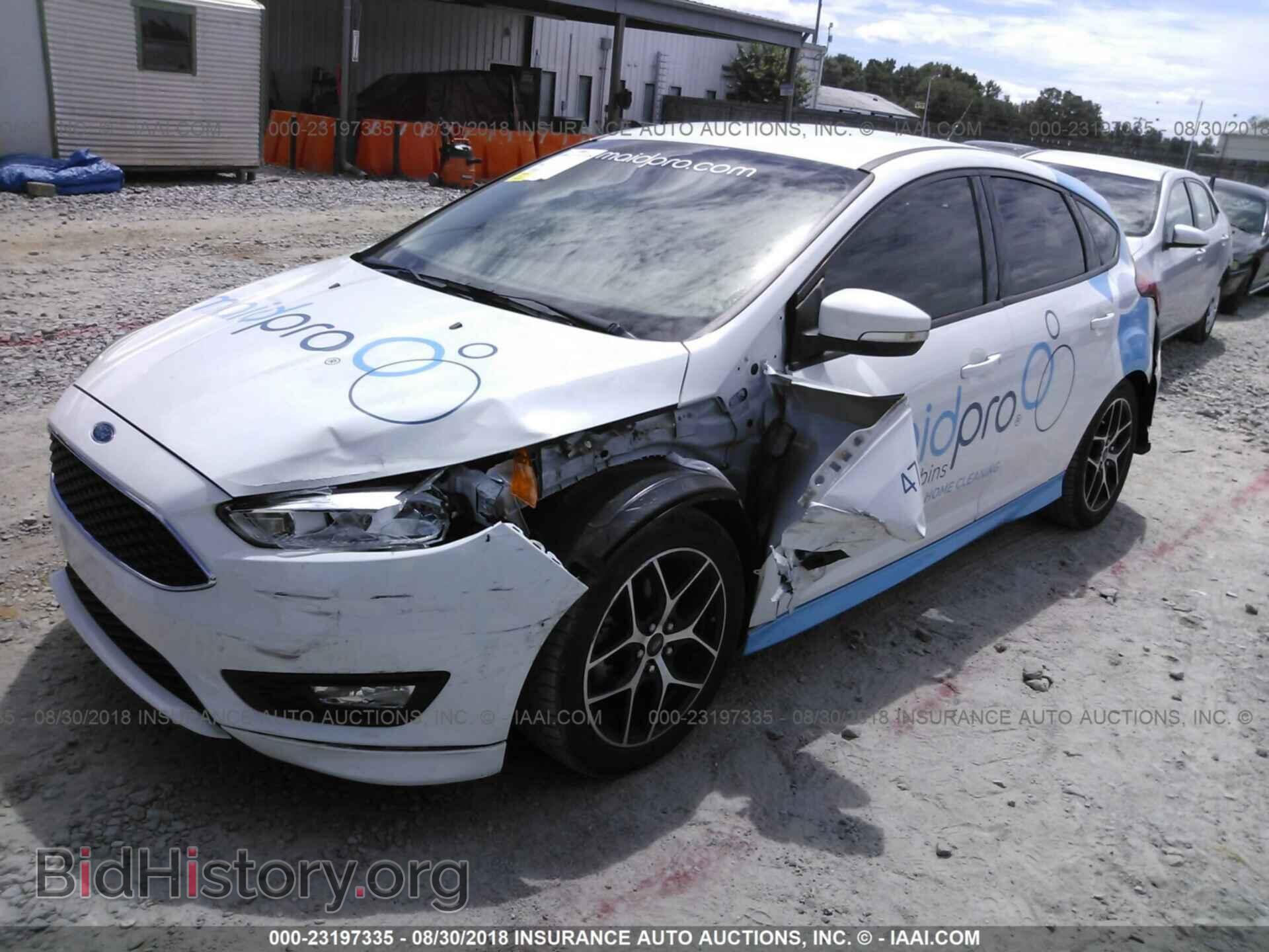 2015 Ford Focus - VIN: 1FADP3K25FL210104 - Photo 2