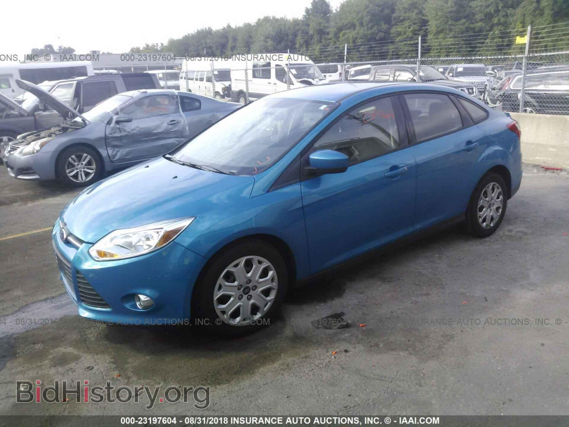 2012 Ford Focus - VIN: 1FAHP3F22CL264869 - Фото 2