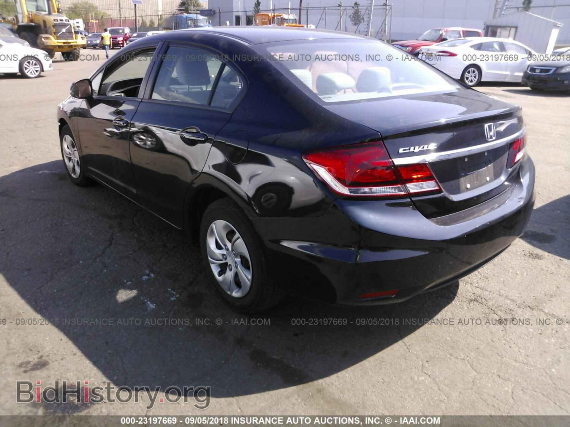2013 Honda Civic - VIN: 2HGFB2F57DH563827 - Photo 3