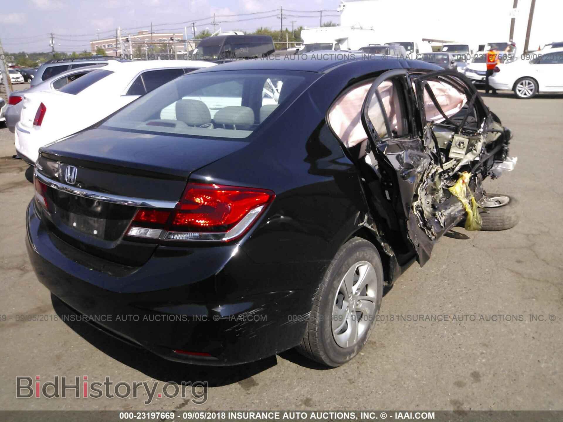 2013 Honda Civic - VIN: 2HGFB2F57DH563827 - Photo 4