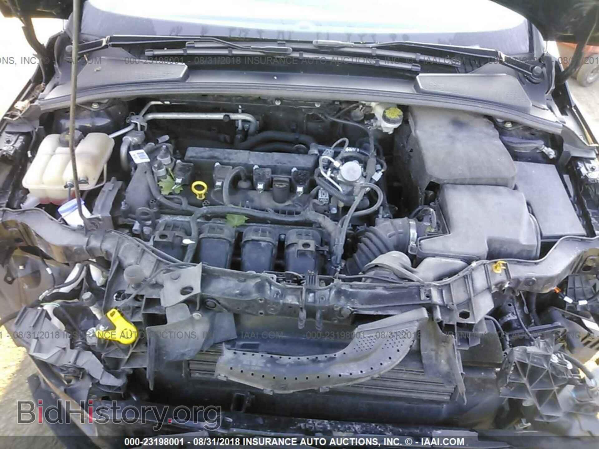 2016 Ford Focus - VIN: 1FADP3F21GL378690 - Photo 10