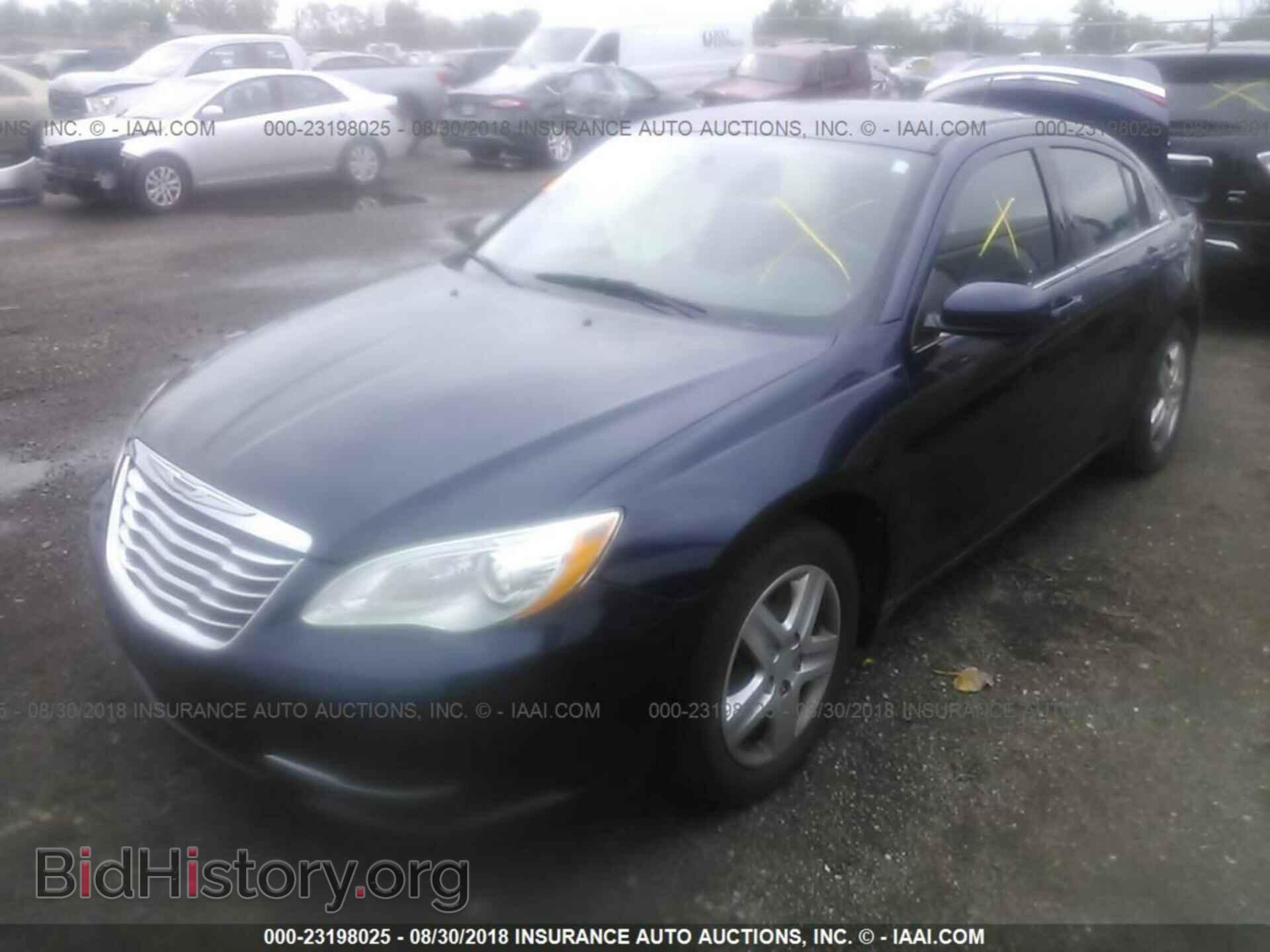 2013 Chrysler 200 - VIN: 1C3CCBAG5DN728650 - Фото 2