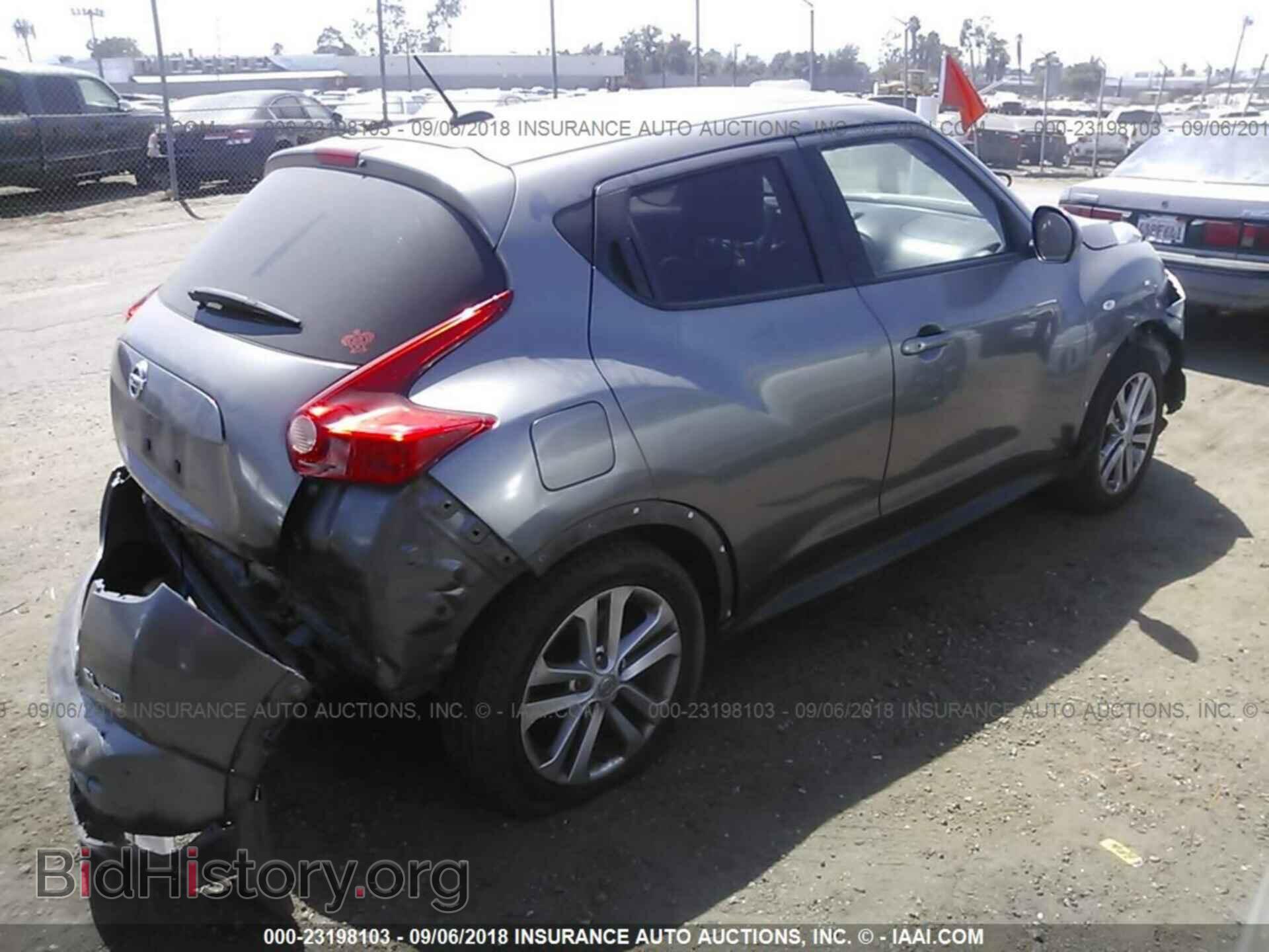 2011 Nissan Juke - VIN: JN8AF5MV2BT020293 - Фото 4