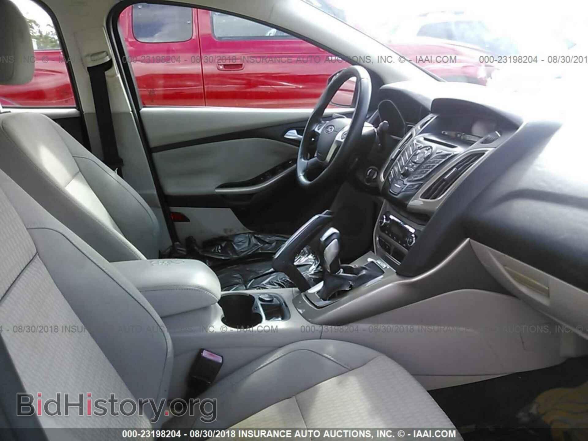 2012 Ford Focus - VIN: 1FAHP3H25CL176959 - Photo 5