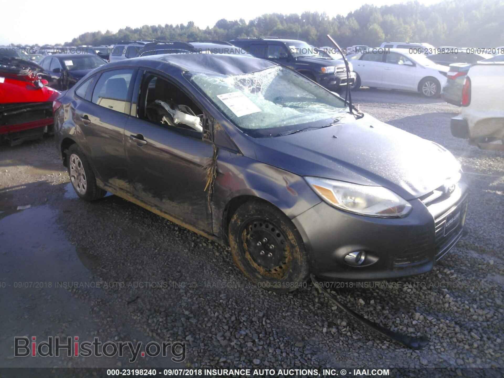 Photo 1FAHP3F28CL352258 - Ford Focus 2012