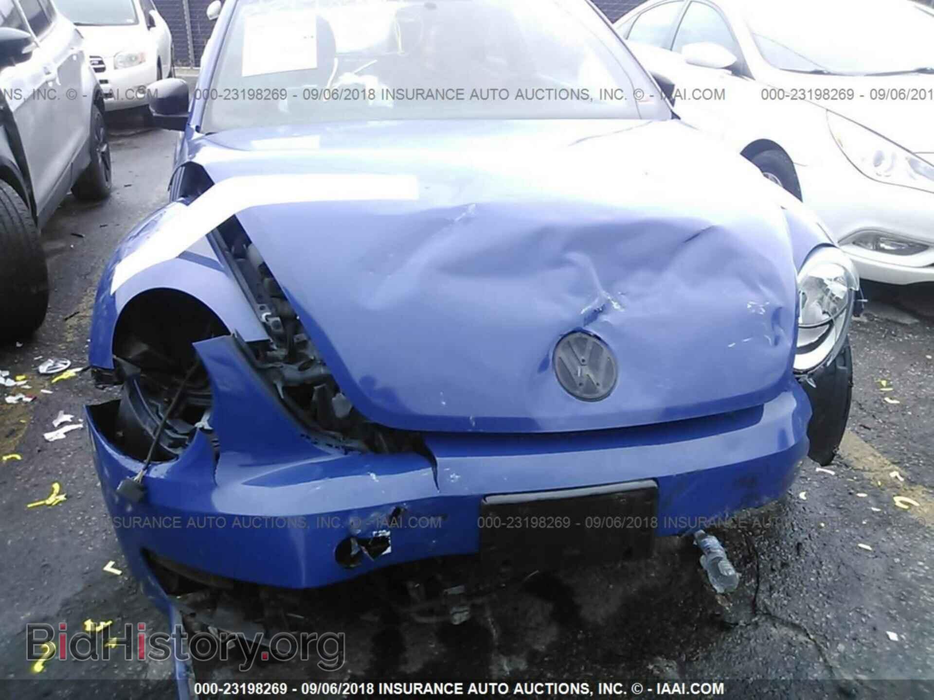 2012 Volkswagen Beetle - VIN: 3VWFP7AT0CM624063 - Фото 6