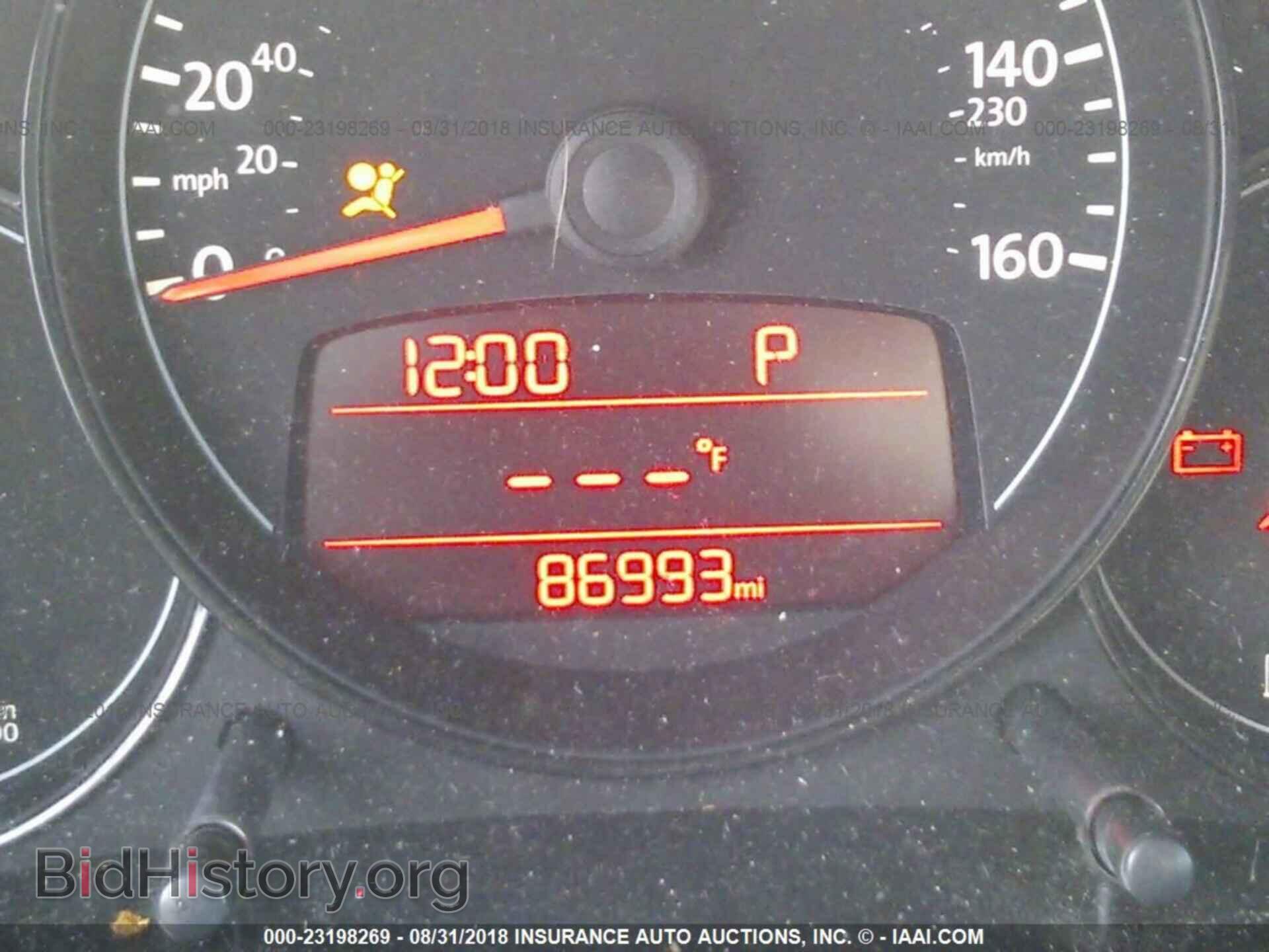 2012 Volkswagen Beetle - VIN: 3VWFP7AT0CM624063 - Фото 7