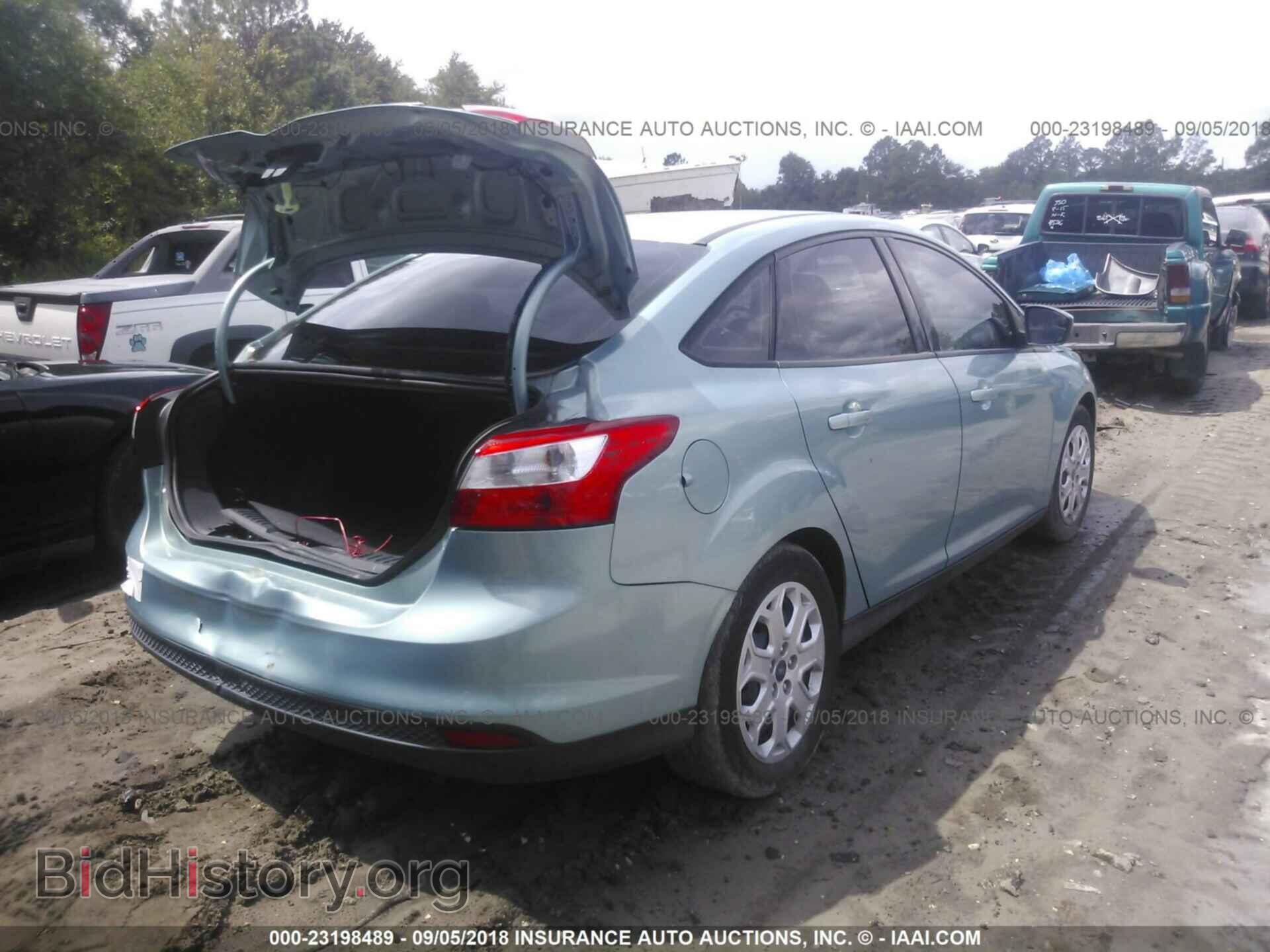 2012 Ford Focus - VIN: 1FAHP3F25CL470221 - Photo 4