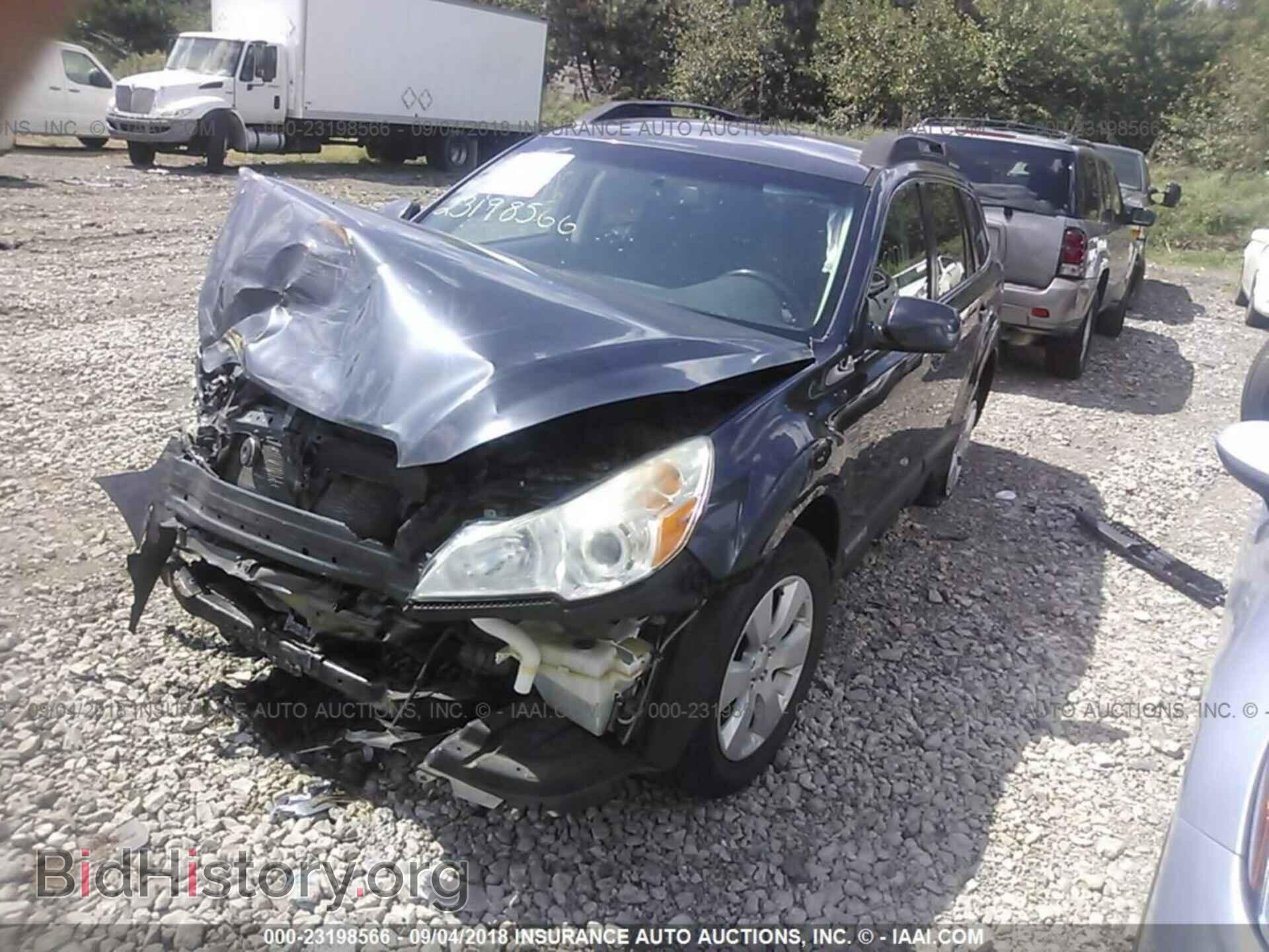 2011 Subaru Outback - VIN: 4S4BRCCC4B3398204 - Фото 2