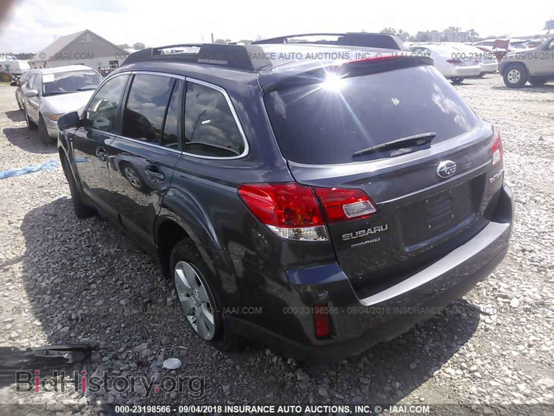 2011 Subaru Outback - VIN: 4S4BRCCC4B3398204 - Фото 3