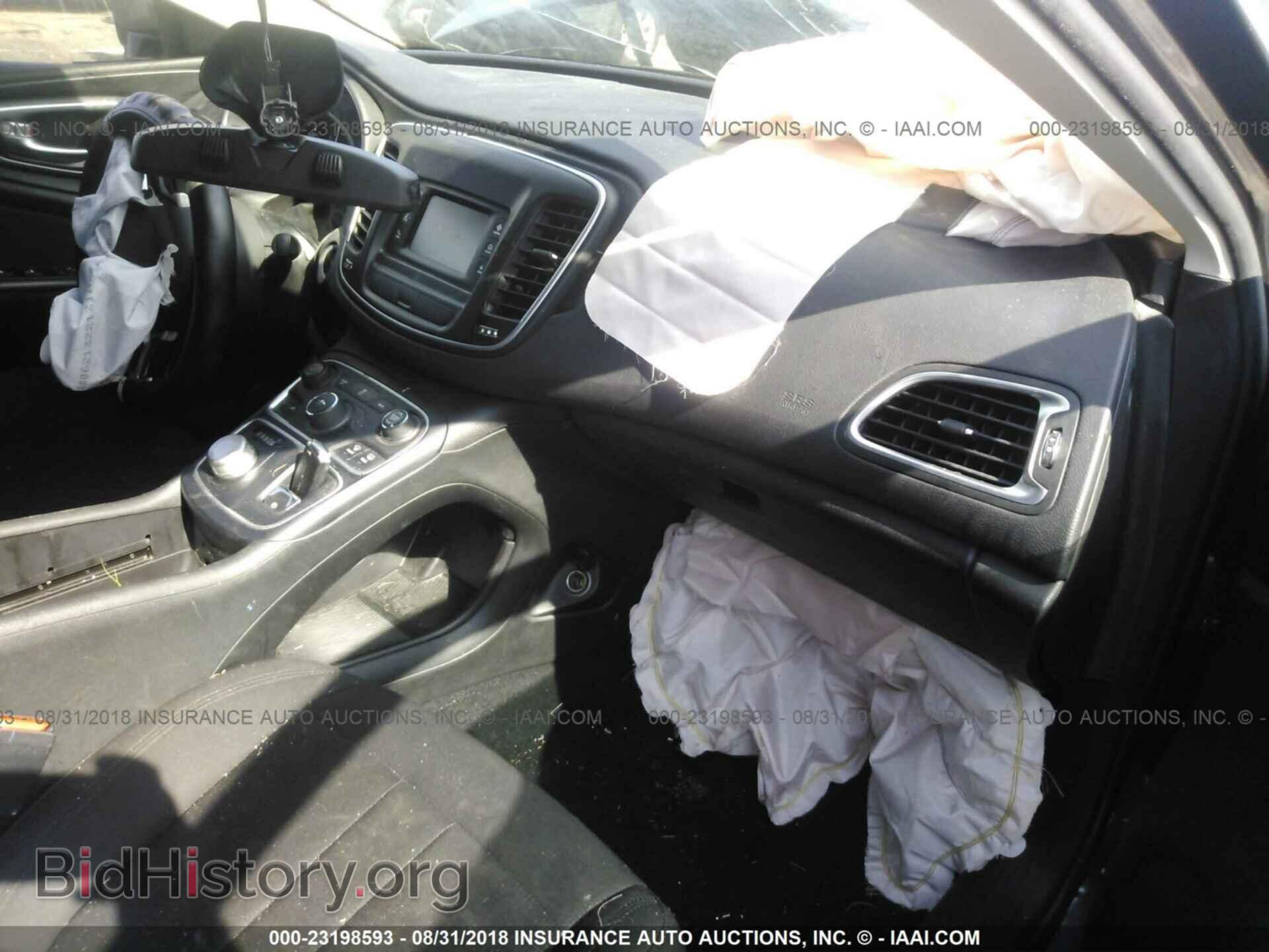 2015 Chrysler 200 - VIN: 1C3CCCAB3FN586991 - Photo 5