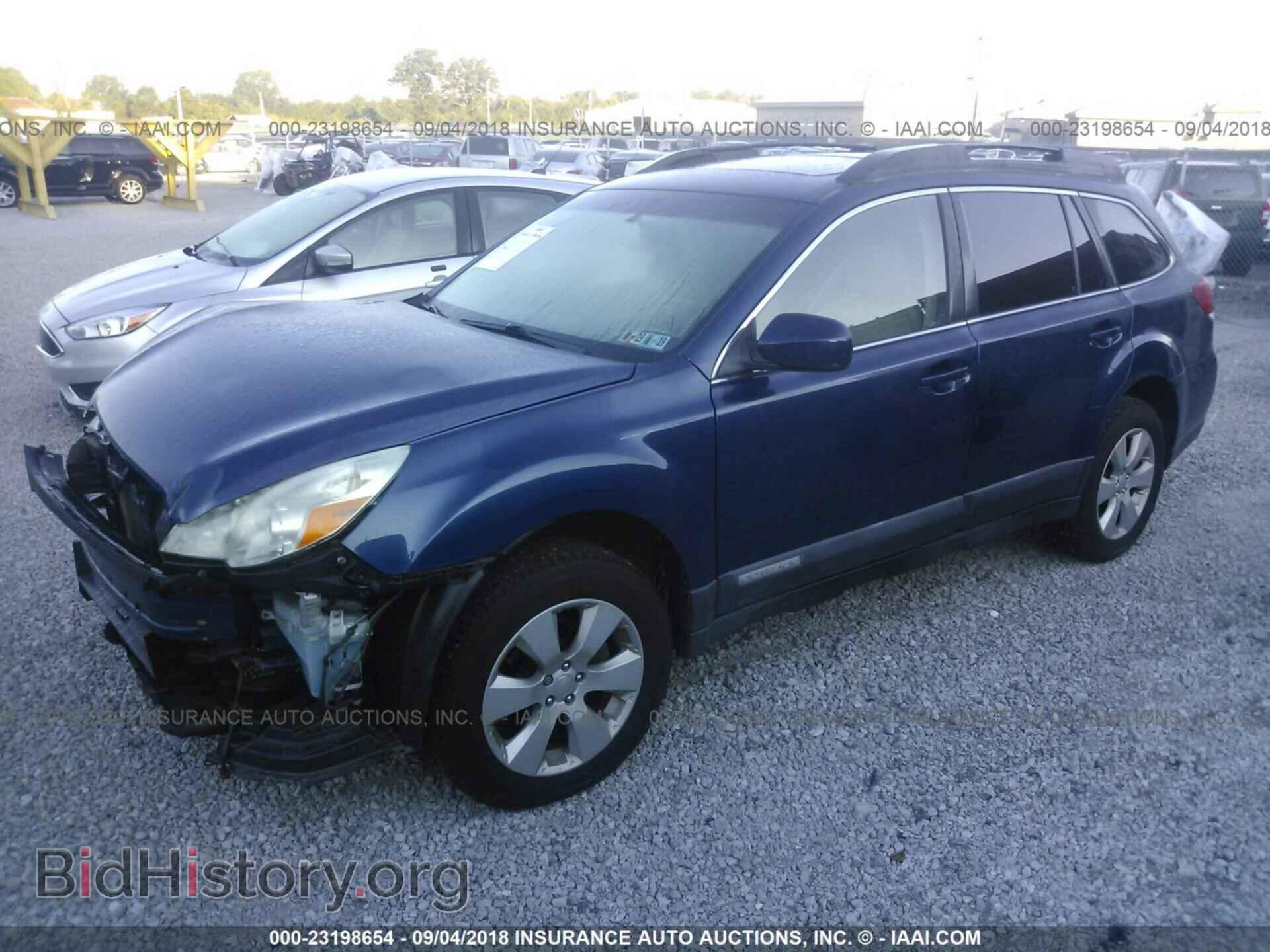 2011 Subaru Outback - VIN: 4S4BRBGC0B3324069 - Фото 2