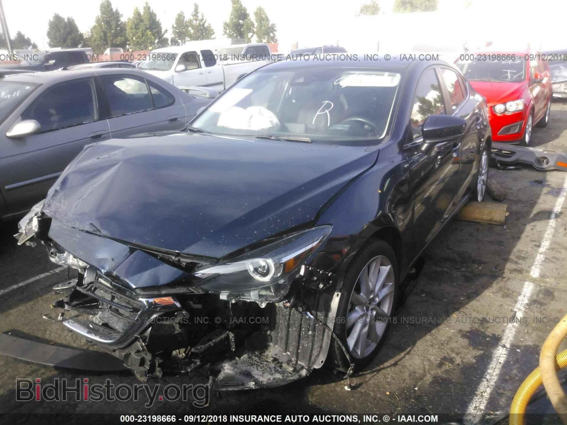 2017 Mazda 3 - VIN: JM1BN1W3XH1135705 - Фото 2