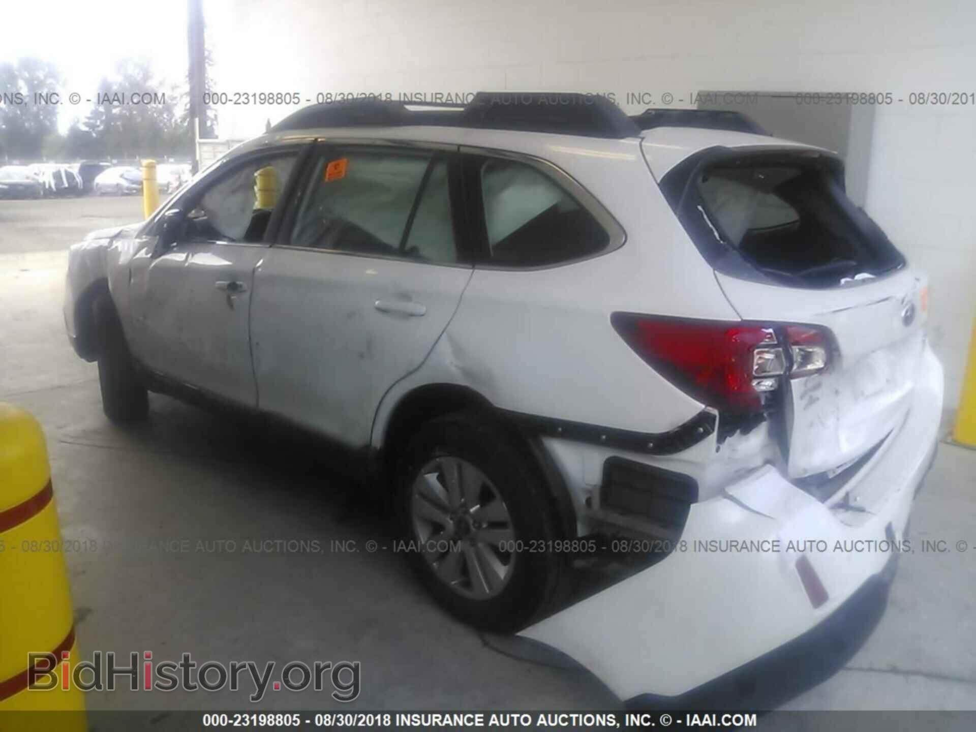 2017 Subaru Outback - VIN: 4S4BSAAC6H3354838 - Фото 3