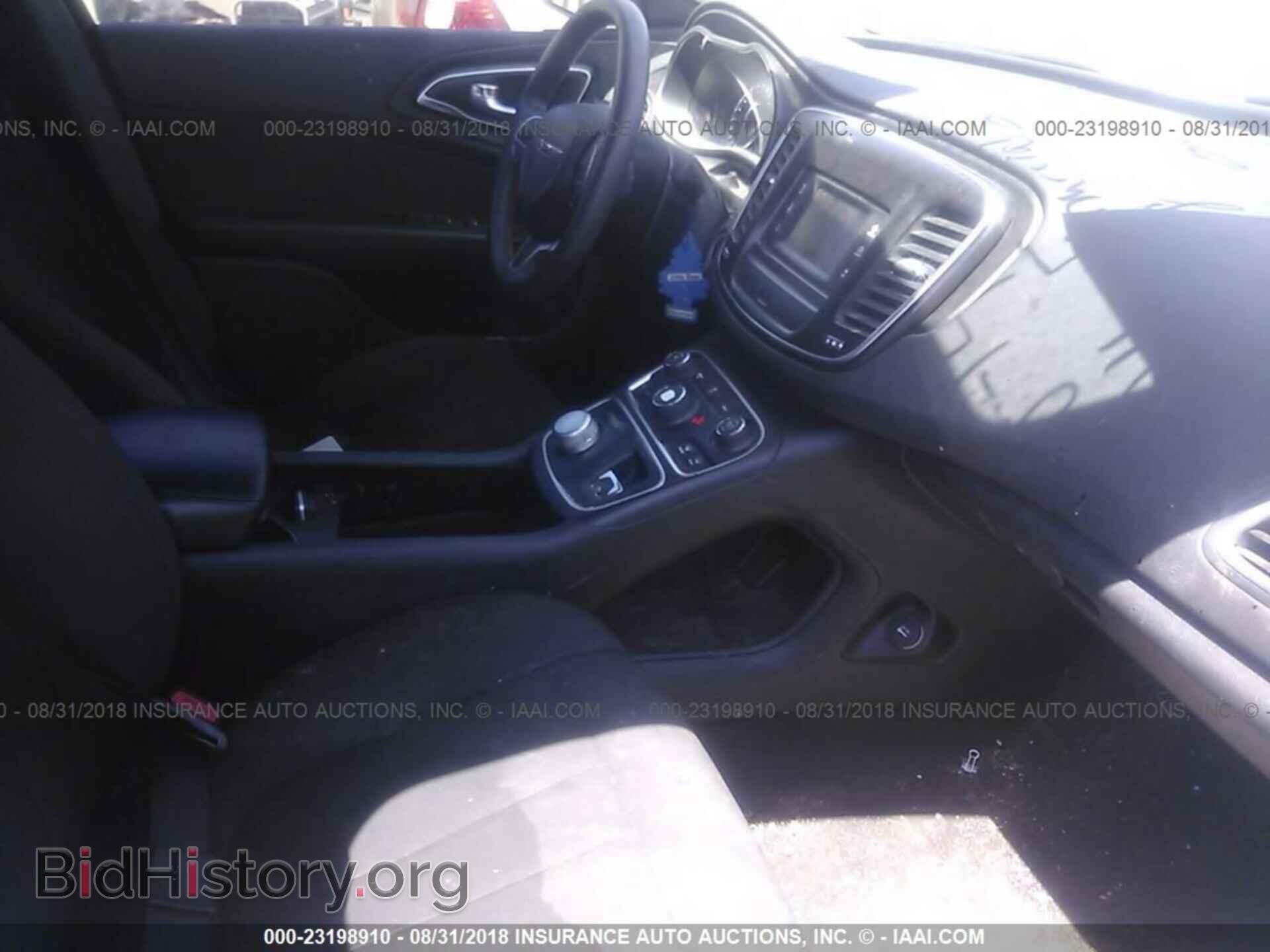 2016 Chrysler 200 - VIN: 1C3CCCAB7GN129098 - Photo 5