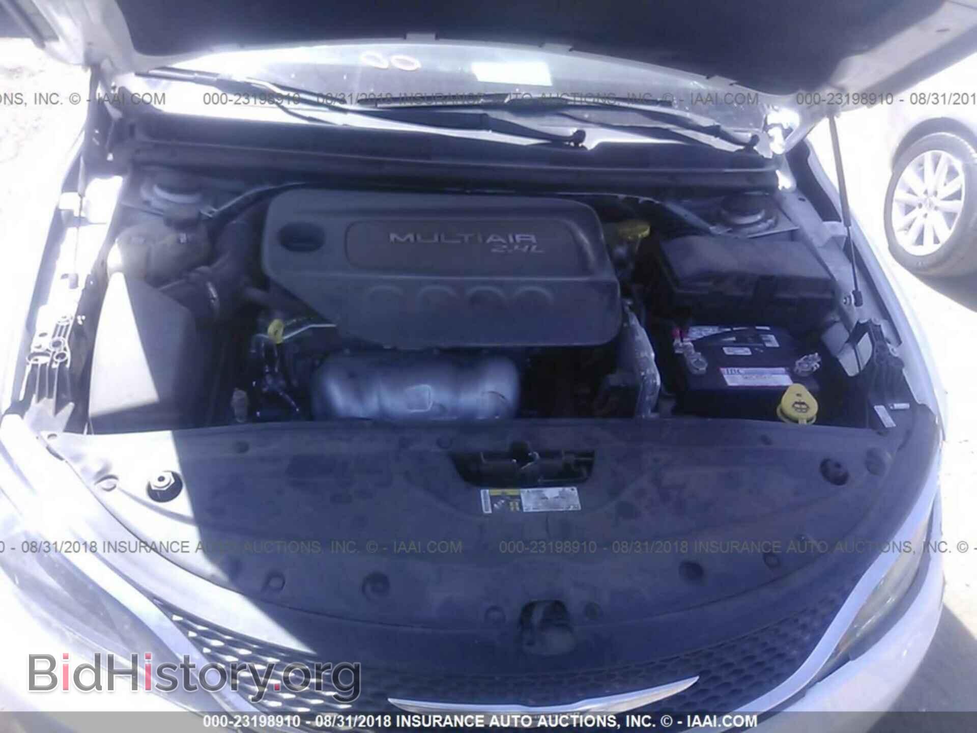 2016 Chrysler 200 - VIN: 1C3CCCAB7GN129098 - Photo 10