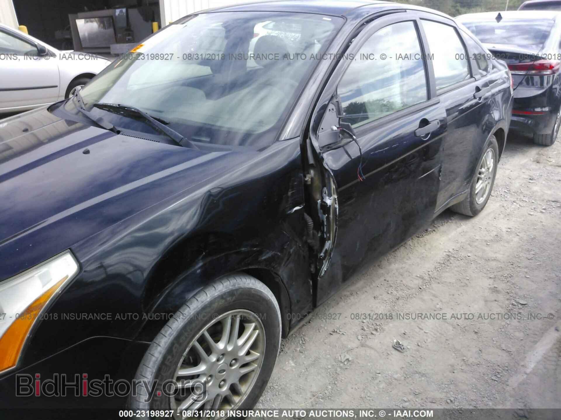 2011 Ford Focus - VIN: 1FAHP3FN4BW132686 - Фото 6