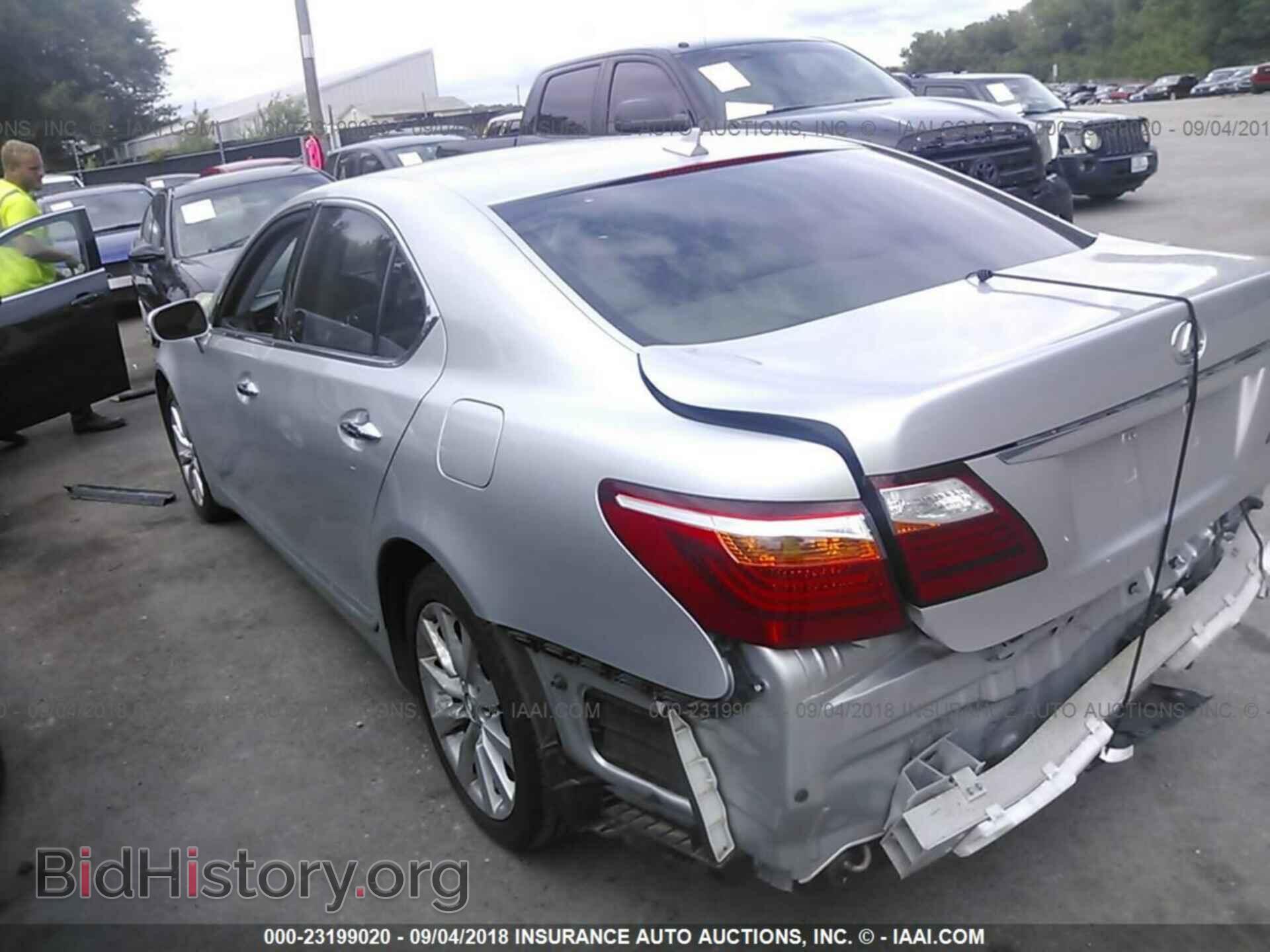 2011 Lexus Ls - VIN: JTHCL5EF6B5010955 - Photo 3