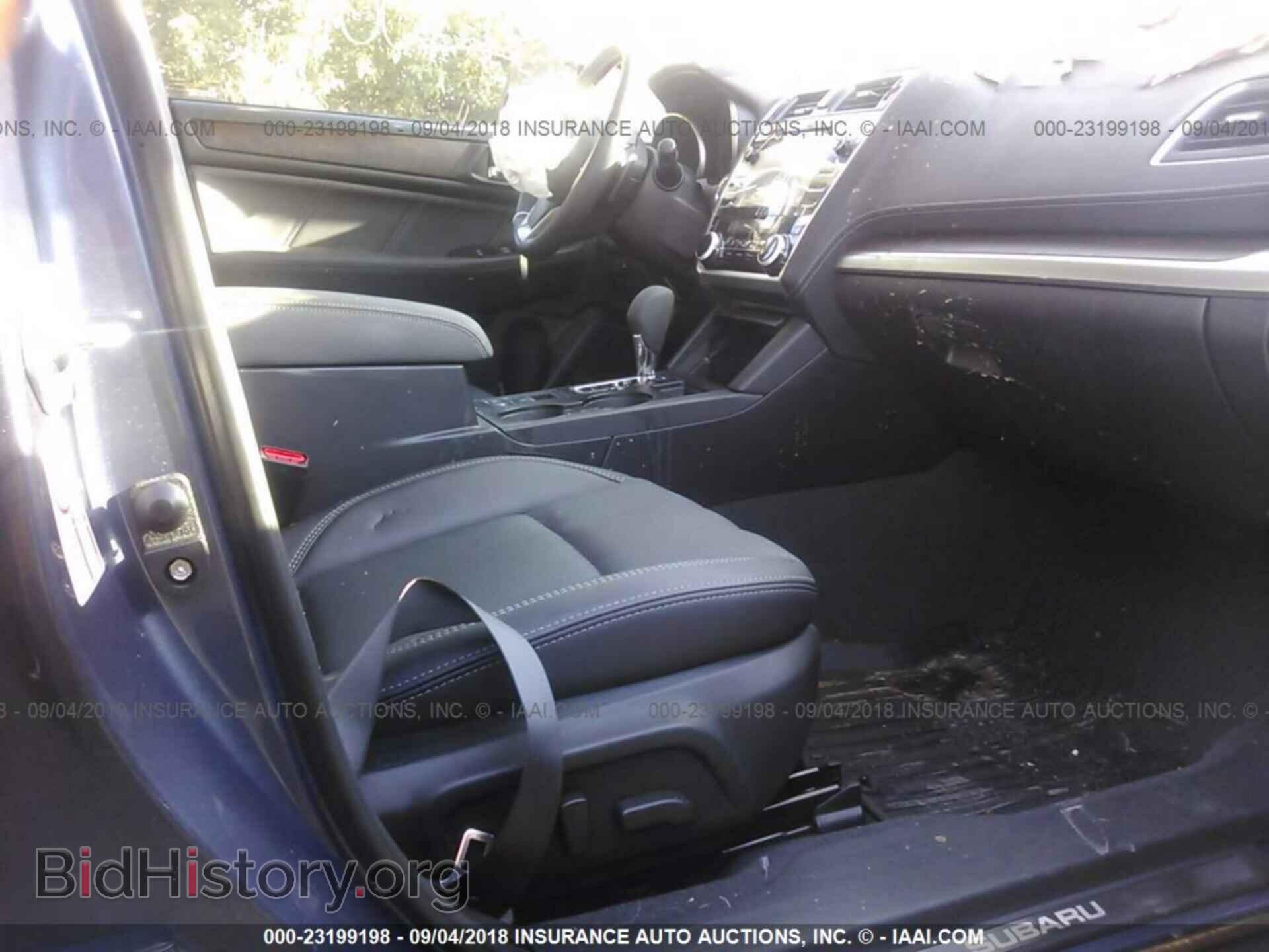 2018 Subaru Outback - VIN: 4S4BSANC4J3330215 - Фото 5