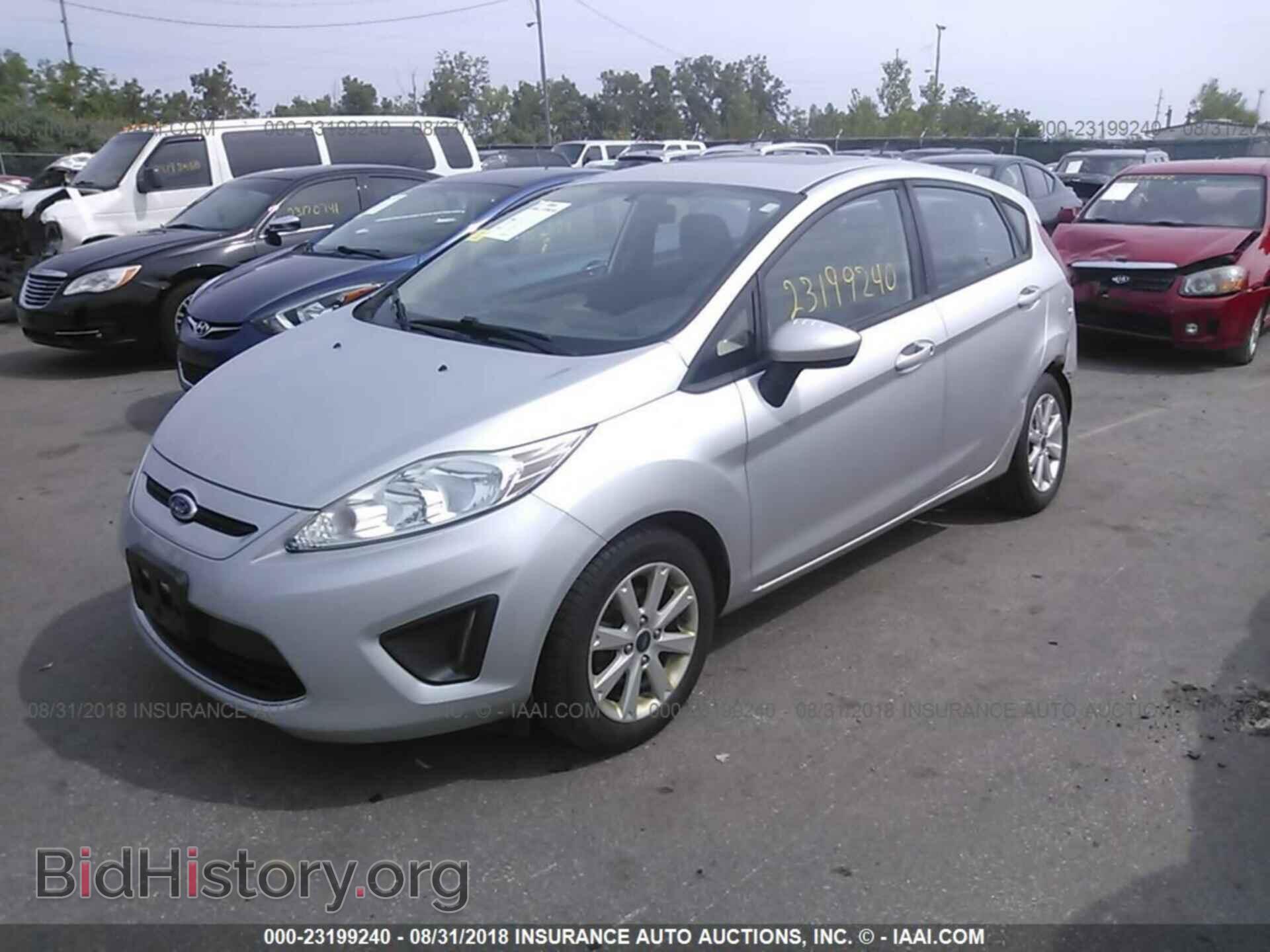 2011 Ford Fiesta - VIN: 3FADP4EJ2BM180058 - Фото 2