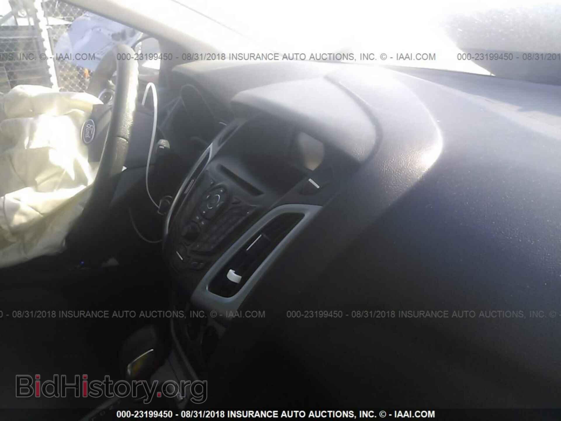 2012 Ford Focus - VIN: 1FAHP3K22CL321366 - Photo 5