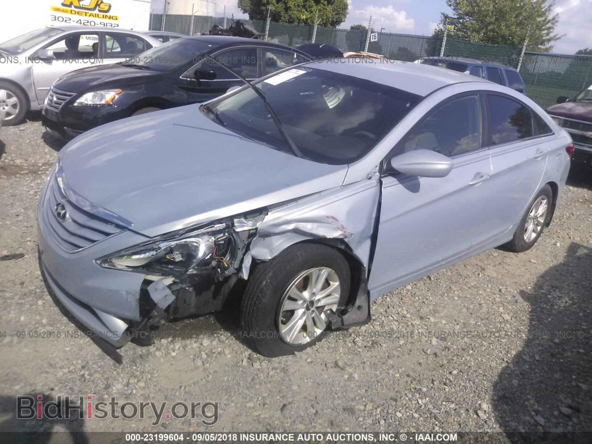 2012 Hyundai Sonata - VIN: 5NPEB4AC1CH434841 - Фото 2