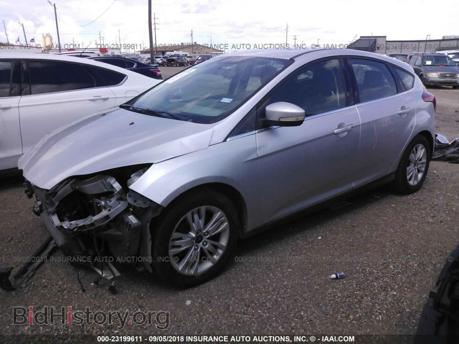 2012 Ford Focus - VIN: 1FAHP3M20CL358493 - Фото 2