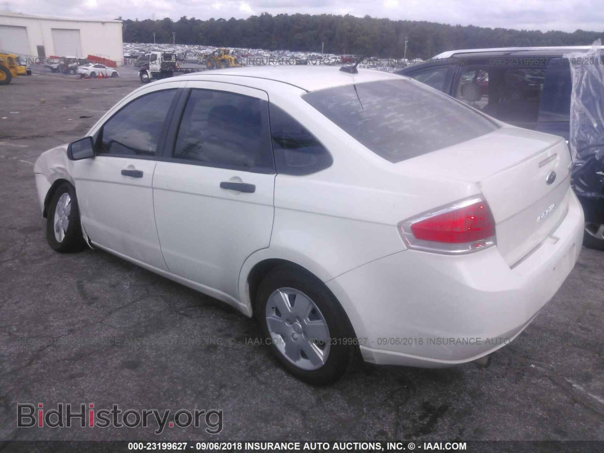 2011 Ford Focus - VIN: 1FAHP3EN4BW147447 - Фото 3