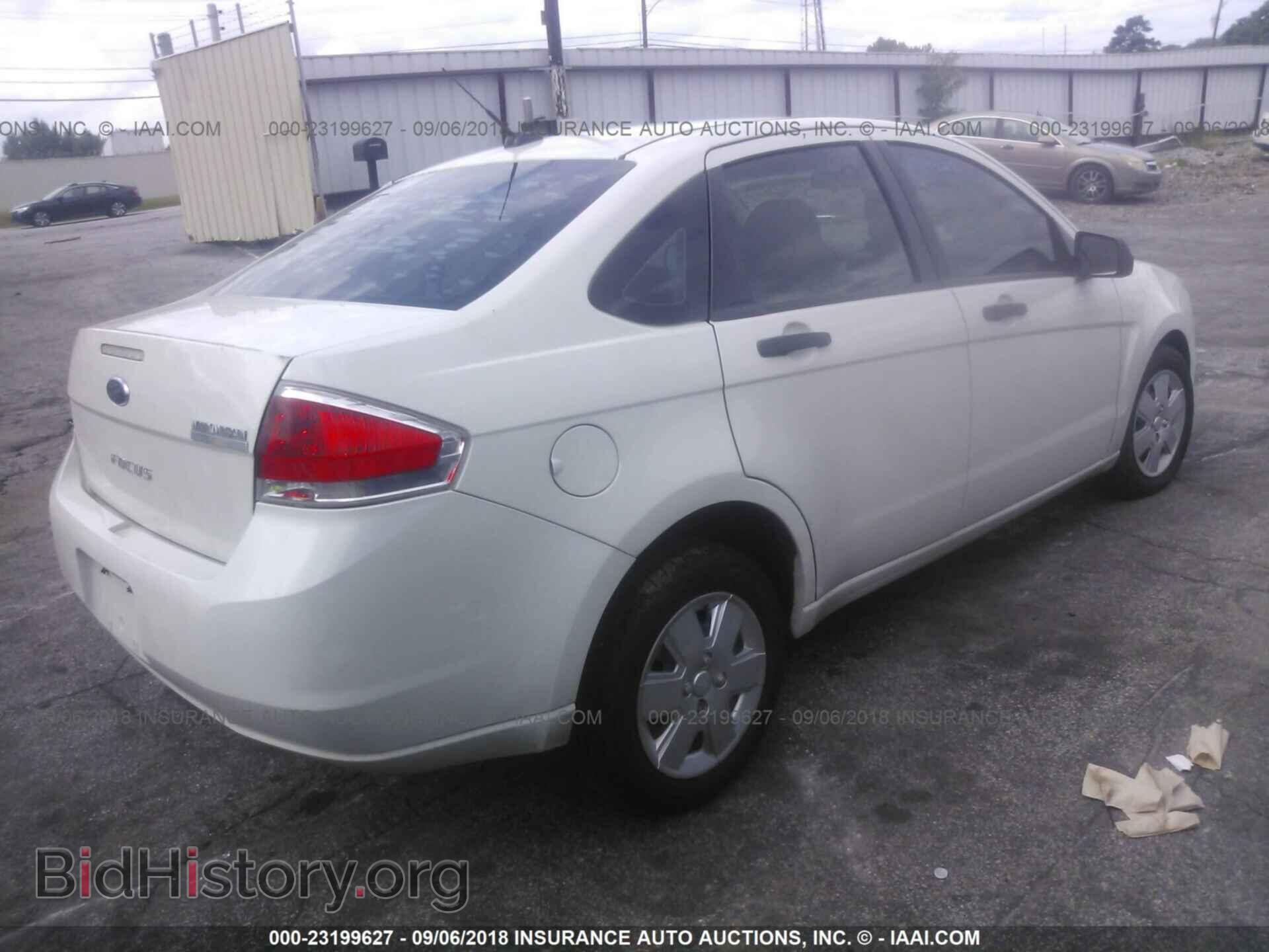 2011 Ford Focus - VIN: 1FAHP3EN4BW147447 - Фото 4