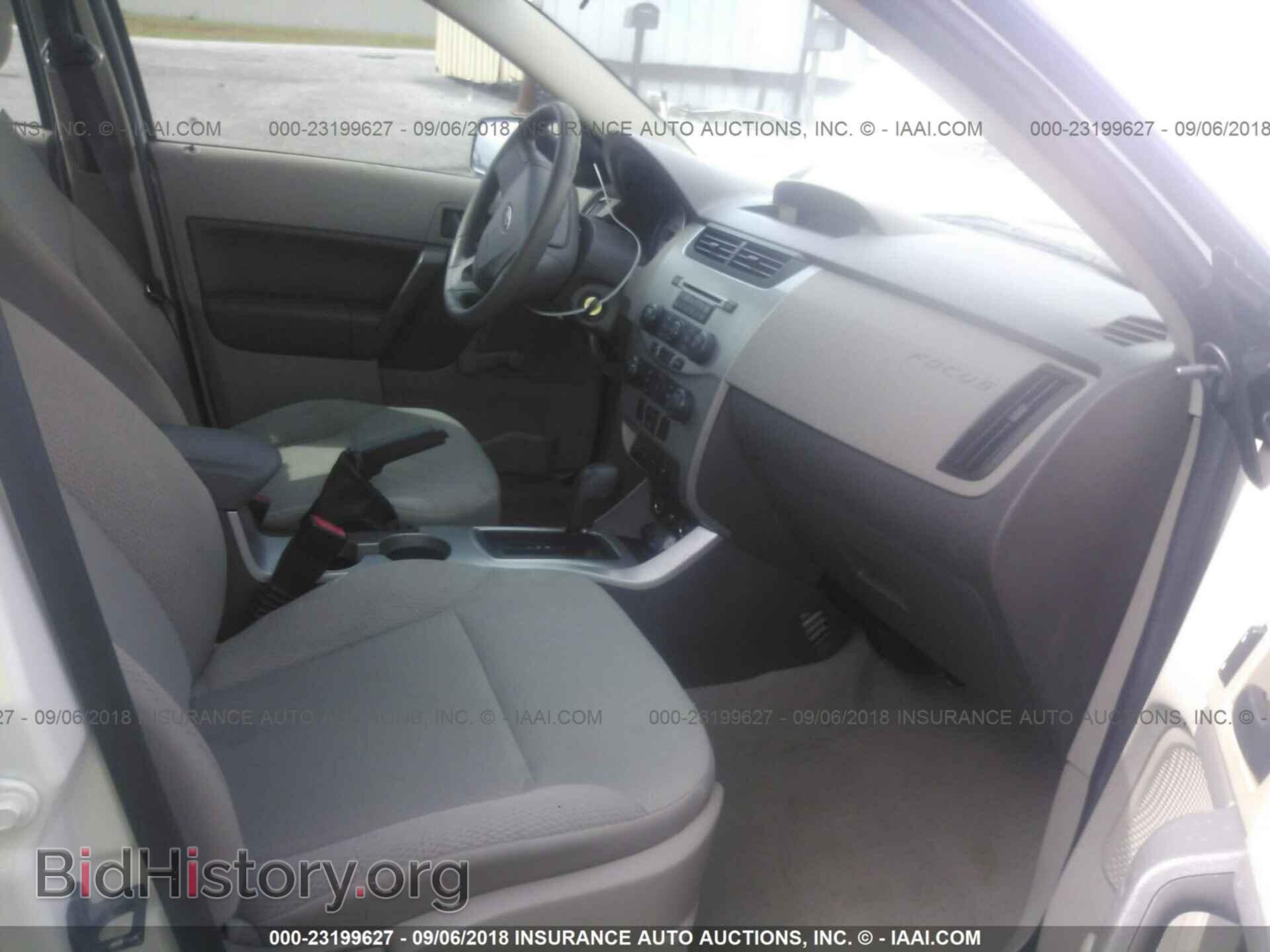 2011 Ford Focus - VIN: 1FAHP3EN4BW147447 - Фото 5
