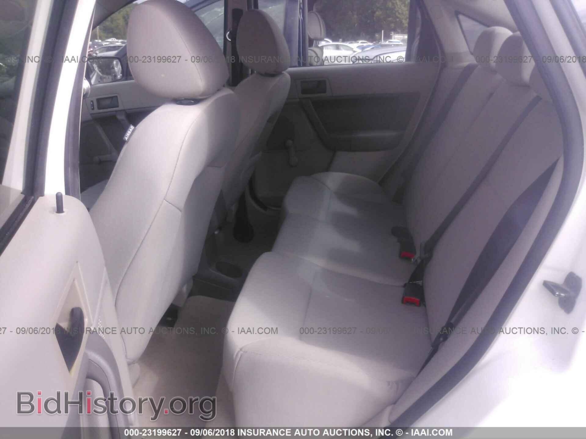 2011 Ford Focus - VIN: 1FAHP3EN4BW147447 - Фото 8