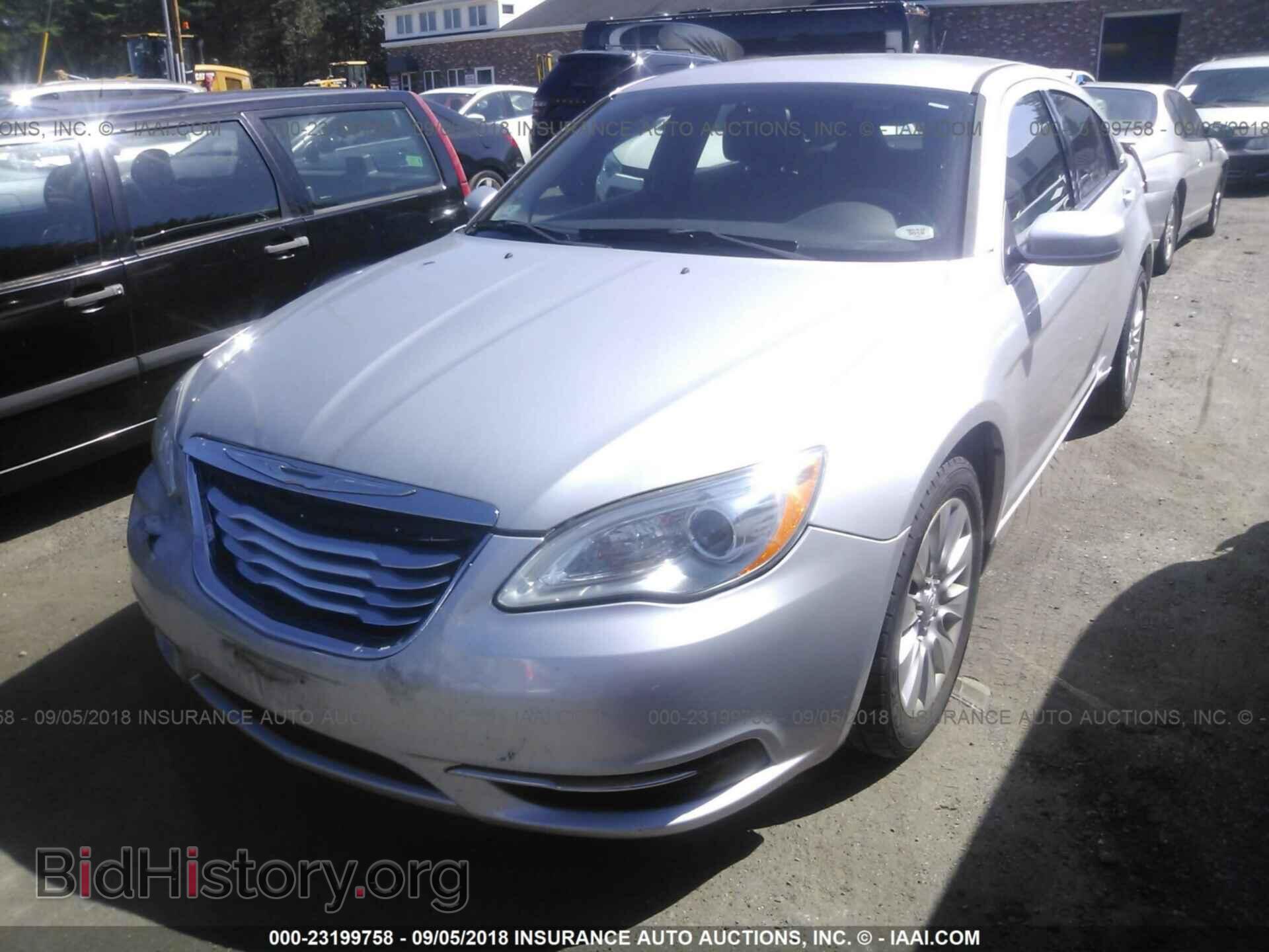 2012 Chrysler 200 - VIN: 1C3CCBAB7CN289535 - Photo 2