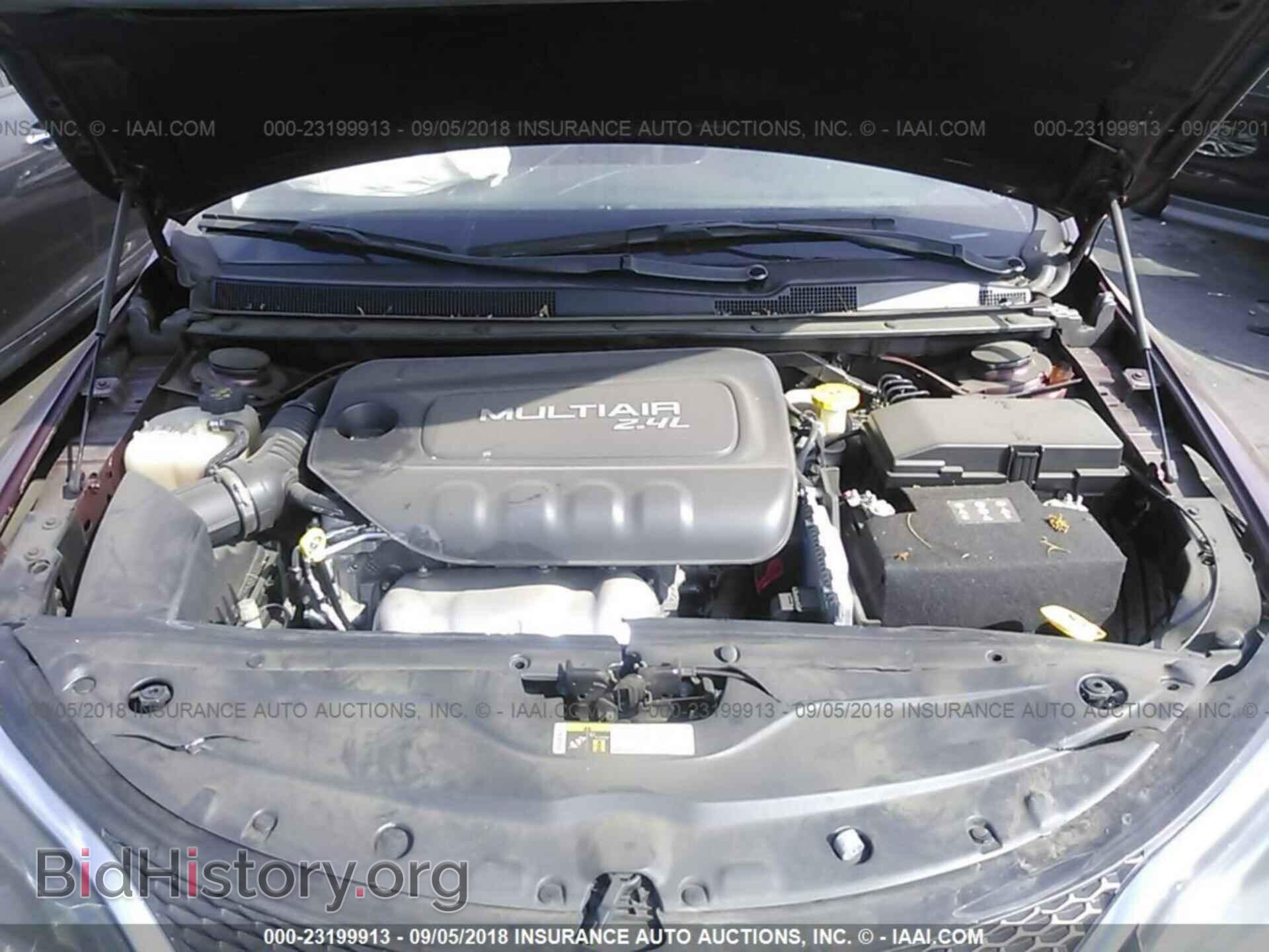 2016 Chrysler 200 - VIN: 1C3CCCAB9GN162121 - Photo 10