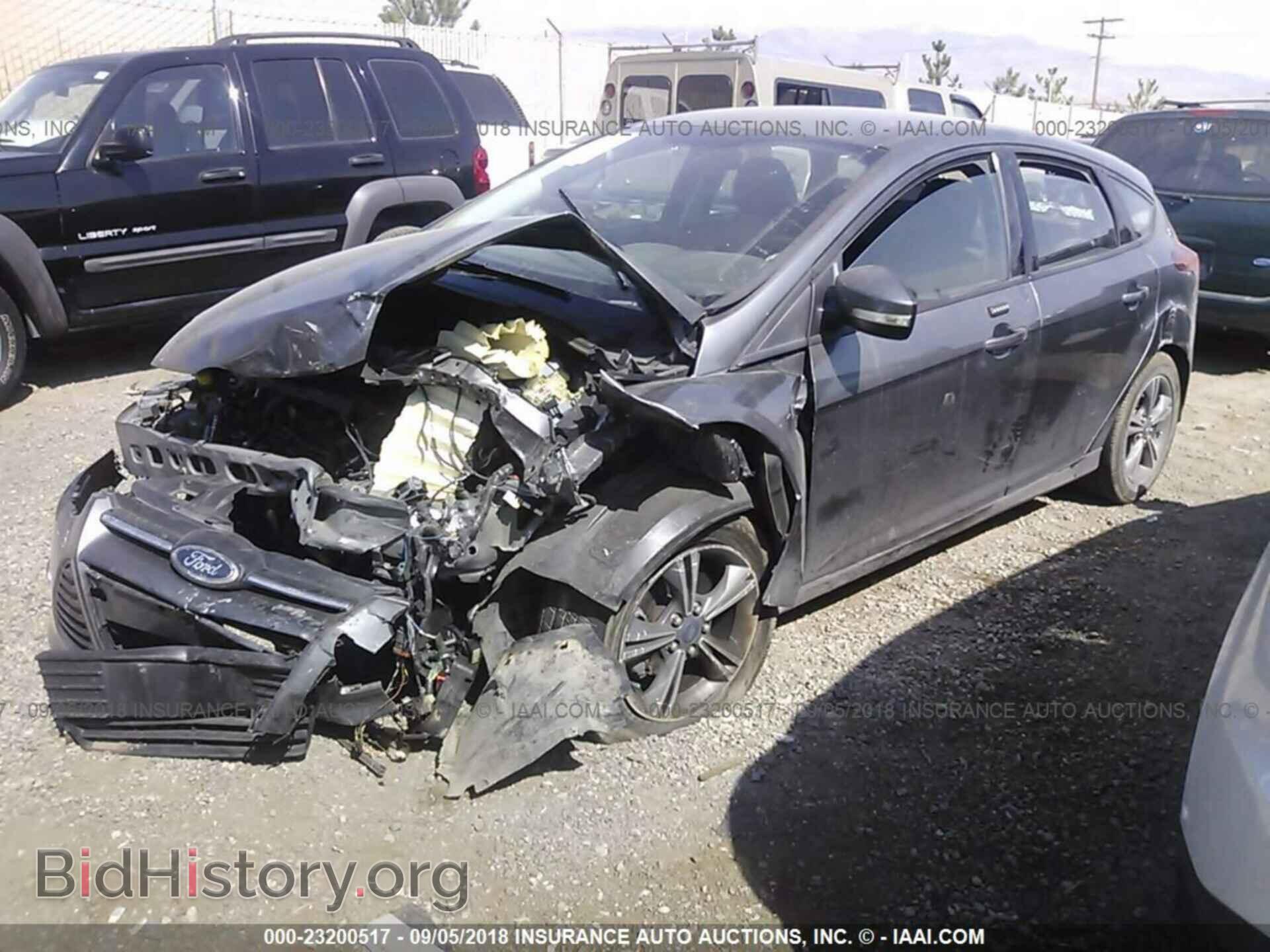 2014 Ford Focus - VIN: 1FADP3K22EL454081 - Фото 2